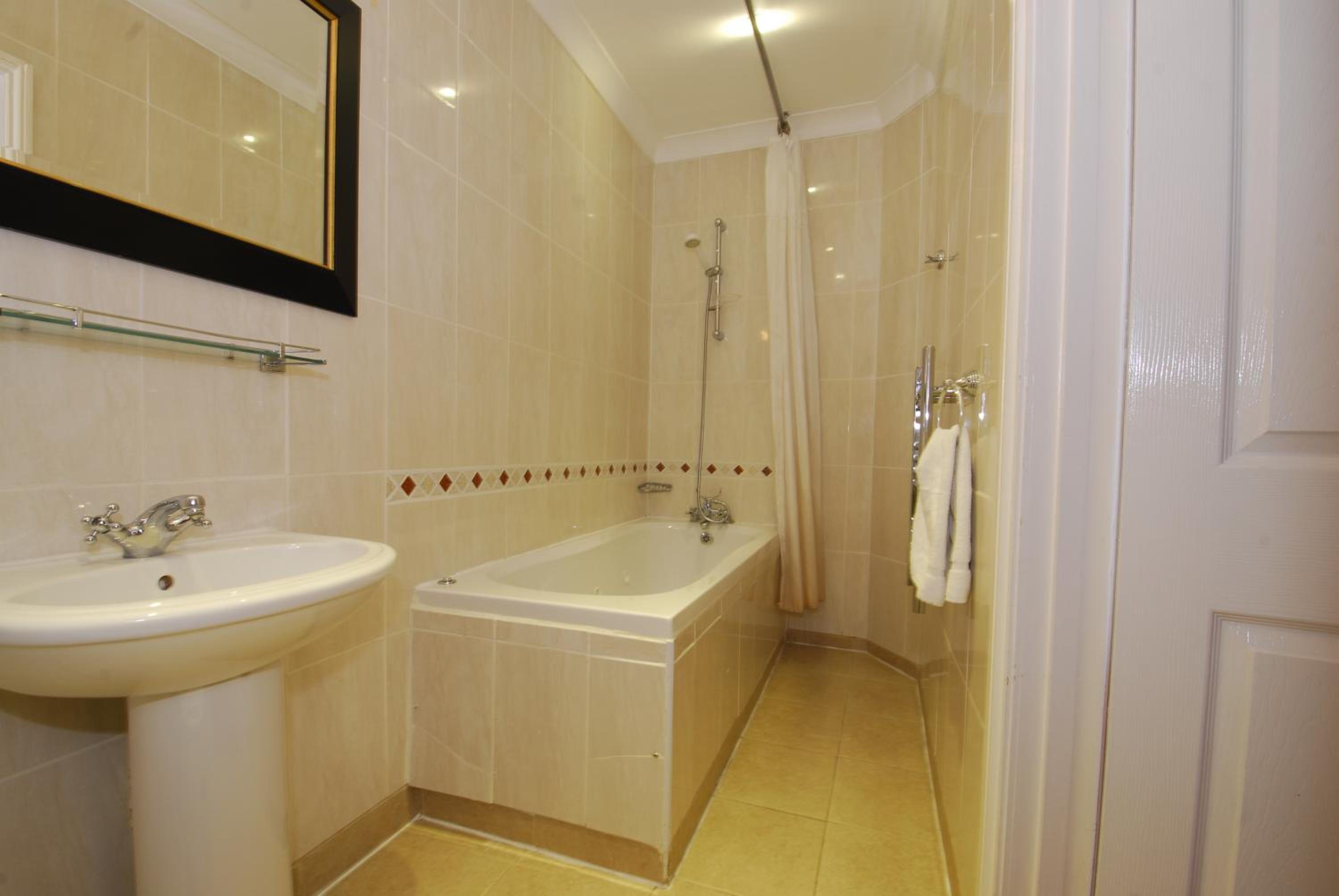 Double Room - Photo 4