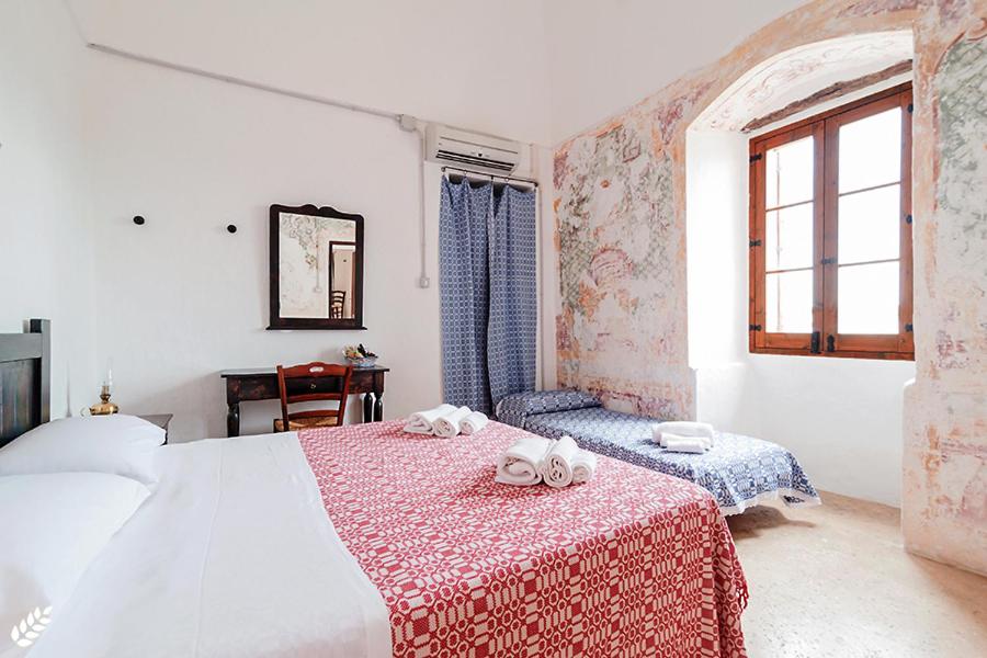 Double or Twin Room with Shared Bathroom