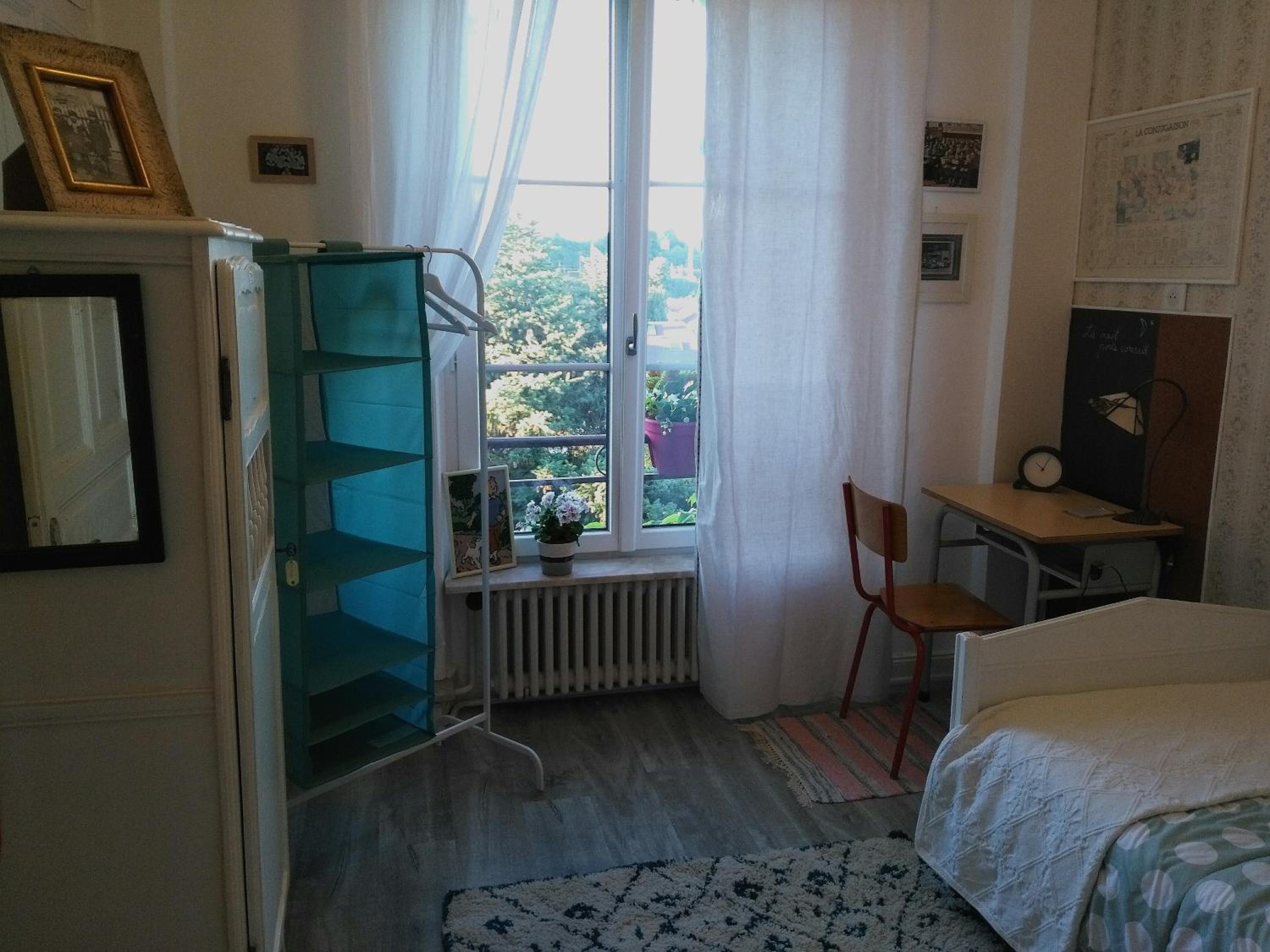 Standard Single Room with Shared Bathroom photo 2