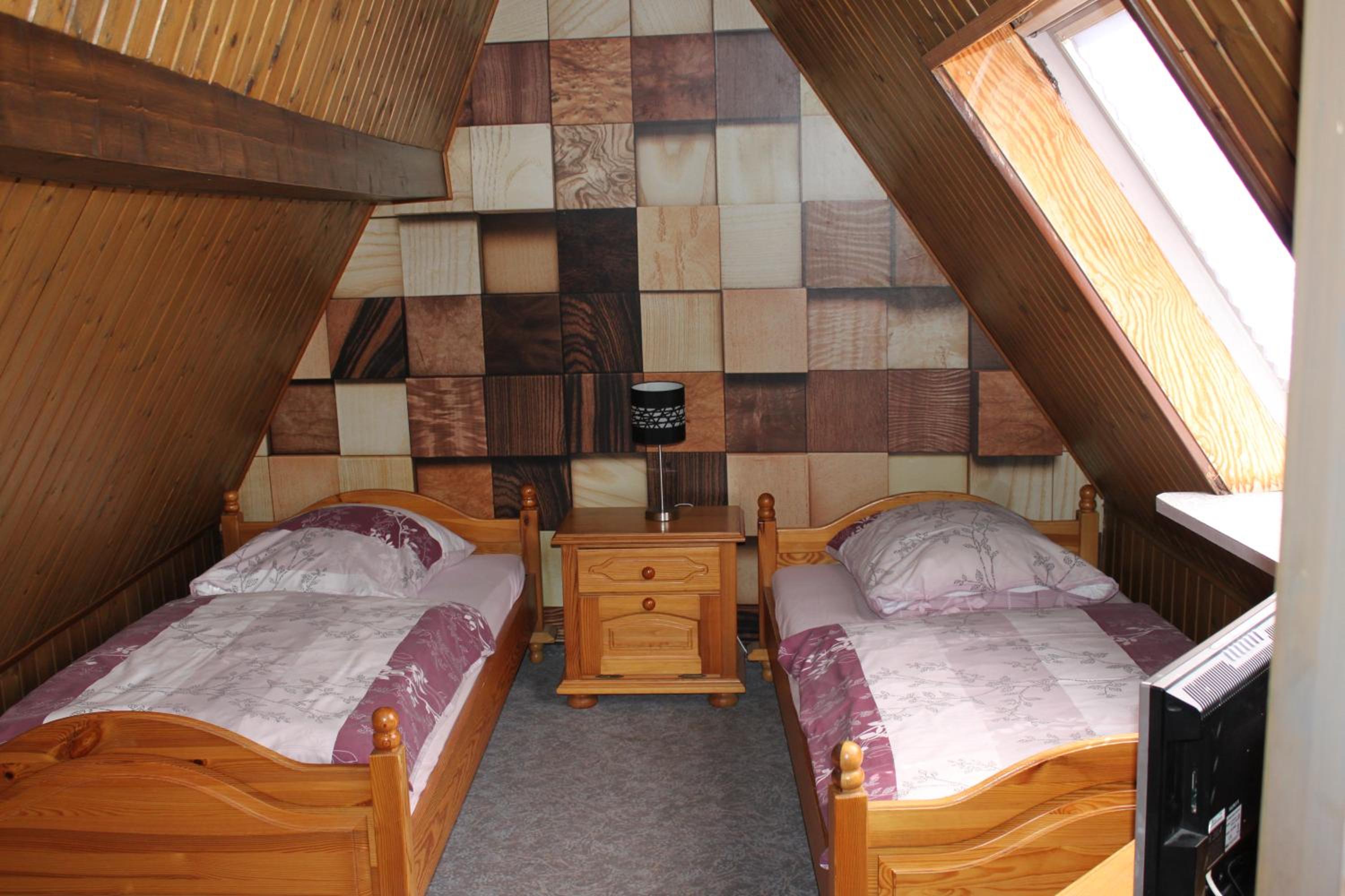 Standard Twin Room with Shared Bathroom photo 3