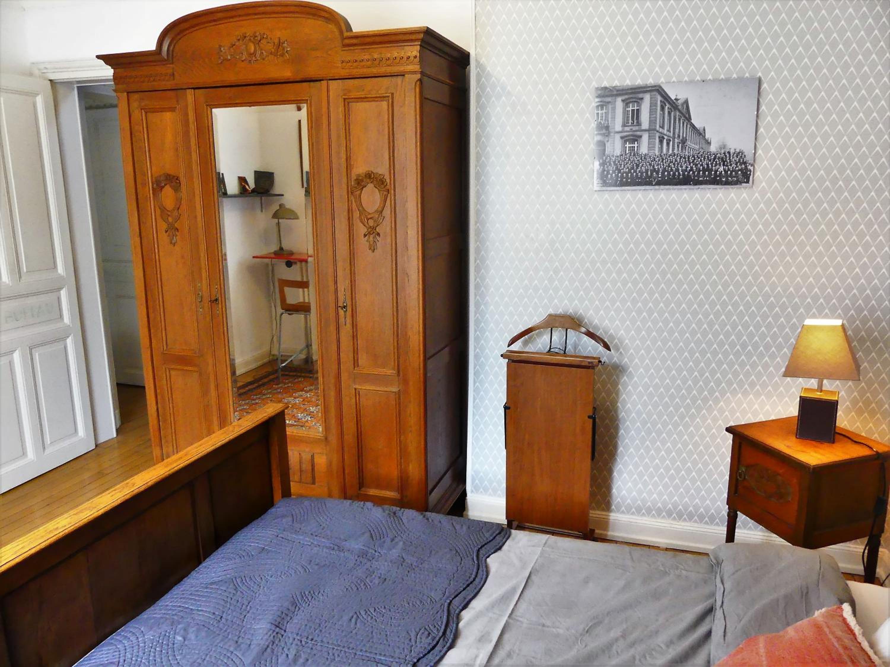 Double Room with Shared Bathroom photo 3