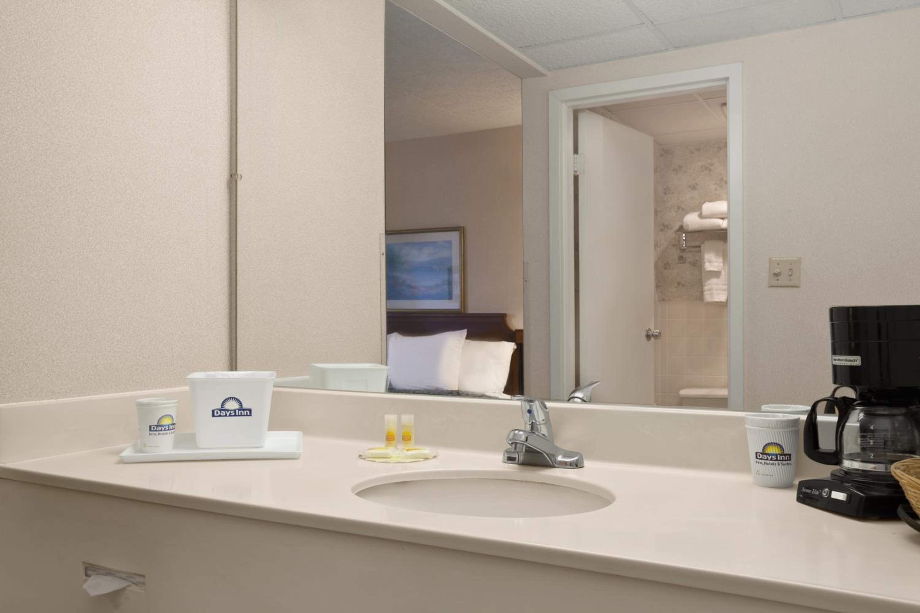 Standard Single Room - Non-Smoking - Photo 3