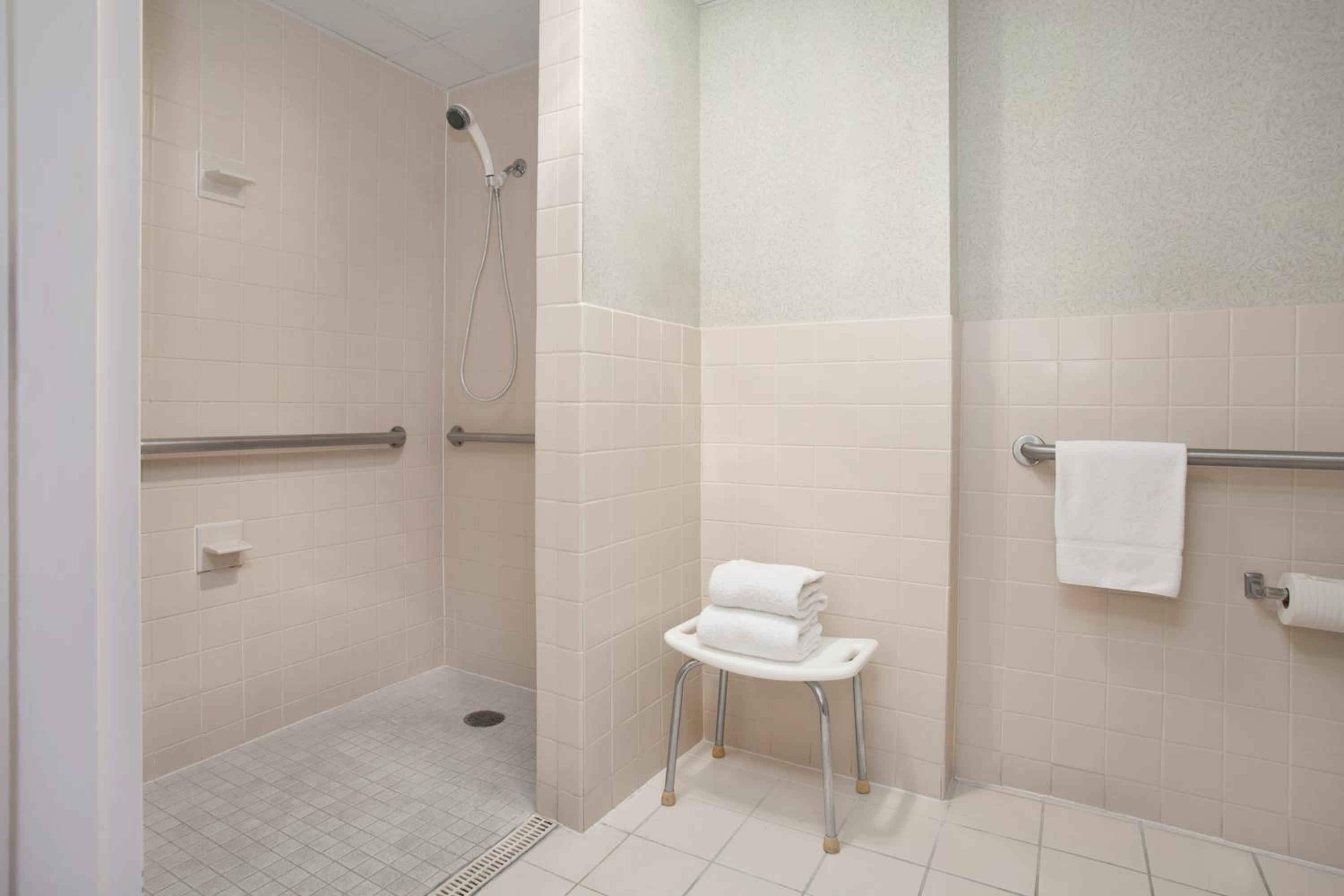 Queen Room - Disability Access/Non-Smoking - Photo 2