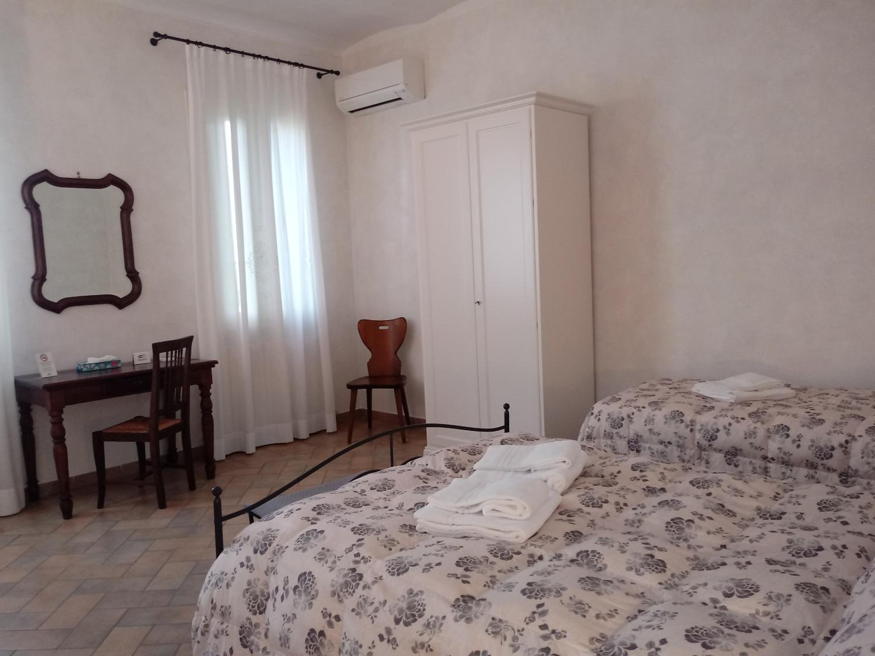 Triple Room with Private External Bathroom photo 3
