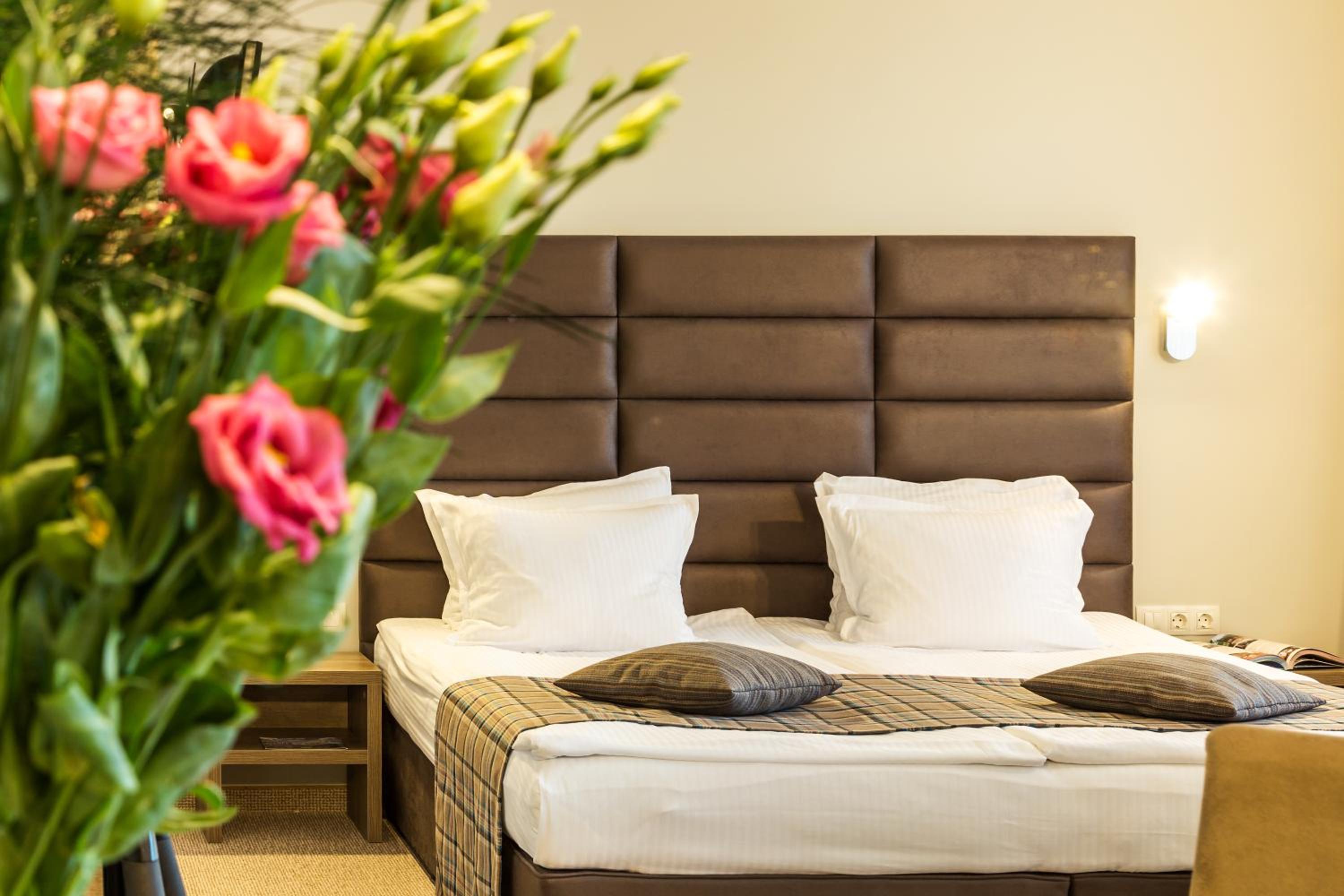 Junior Suite with Balcony - Photo 1