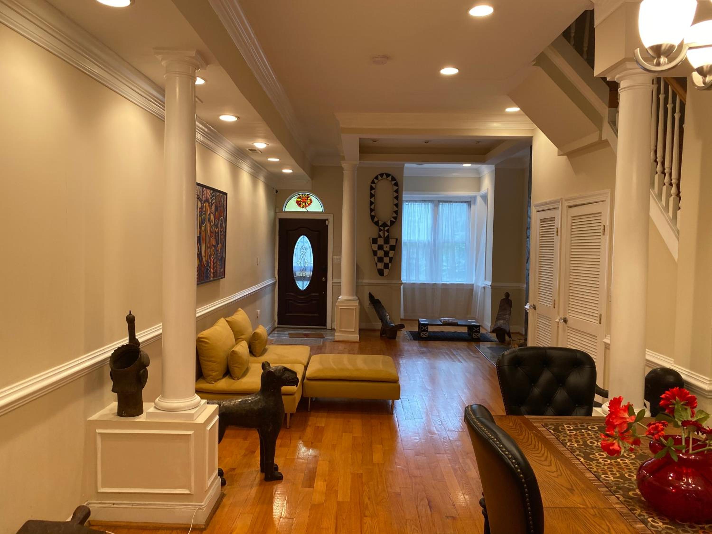 Five-Bedroom House - Photo 34