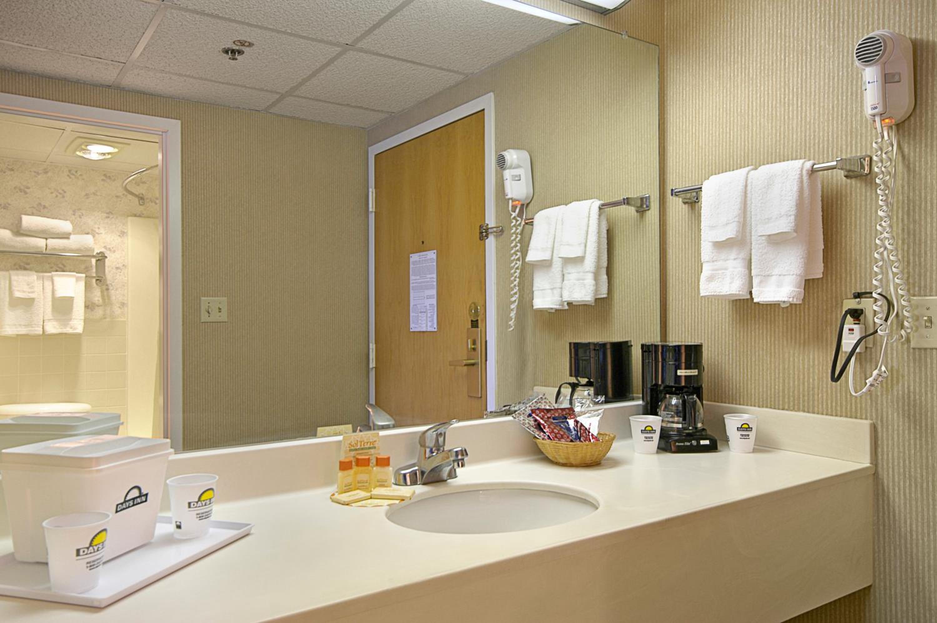 Standard Single Room - Non-Smoking - Photo 2