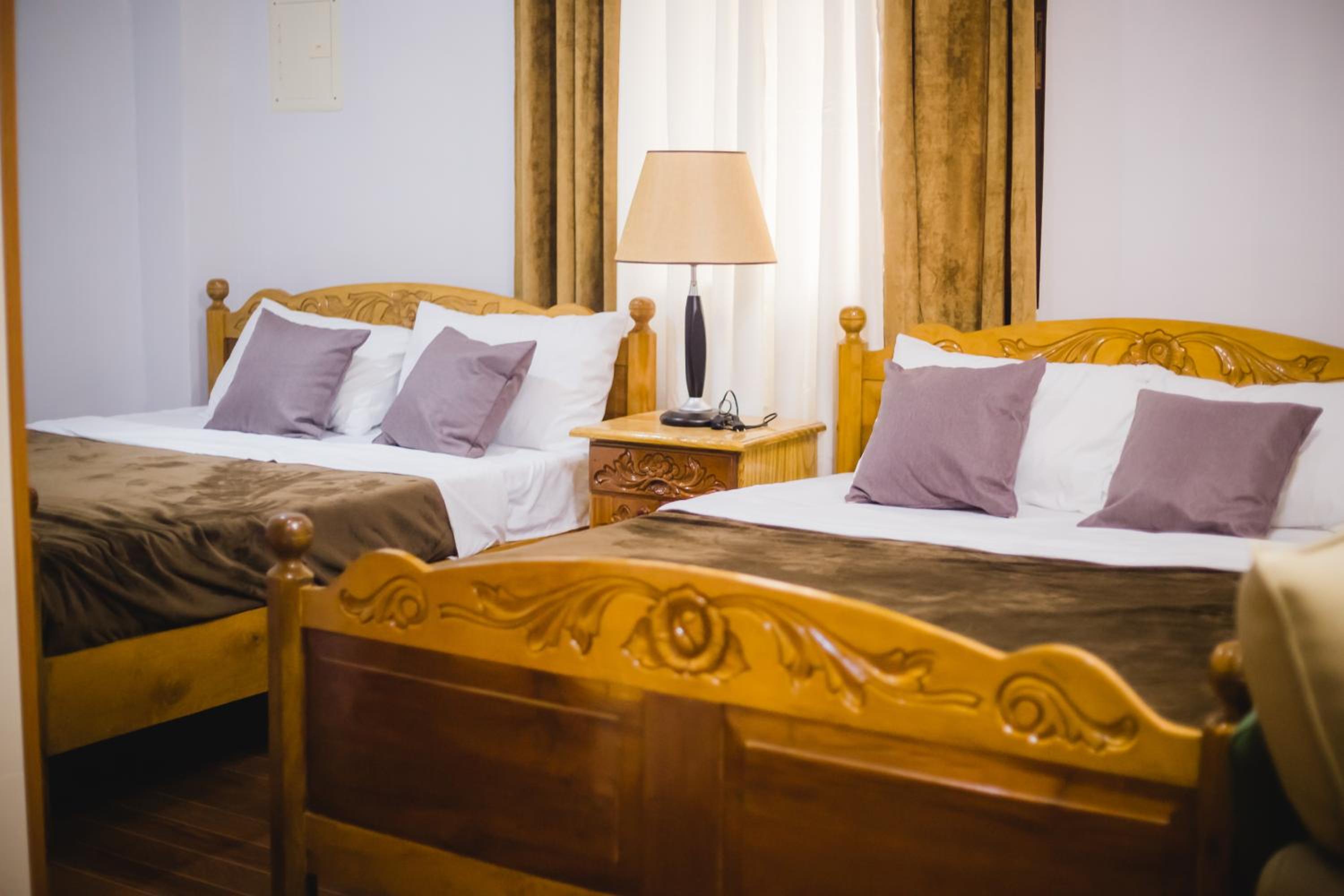 Family Suite with Balcony - Photo 20