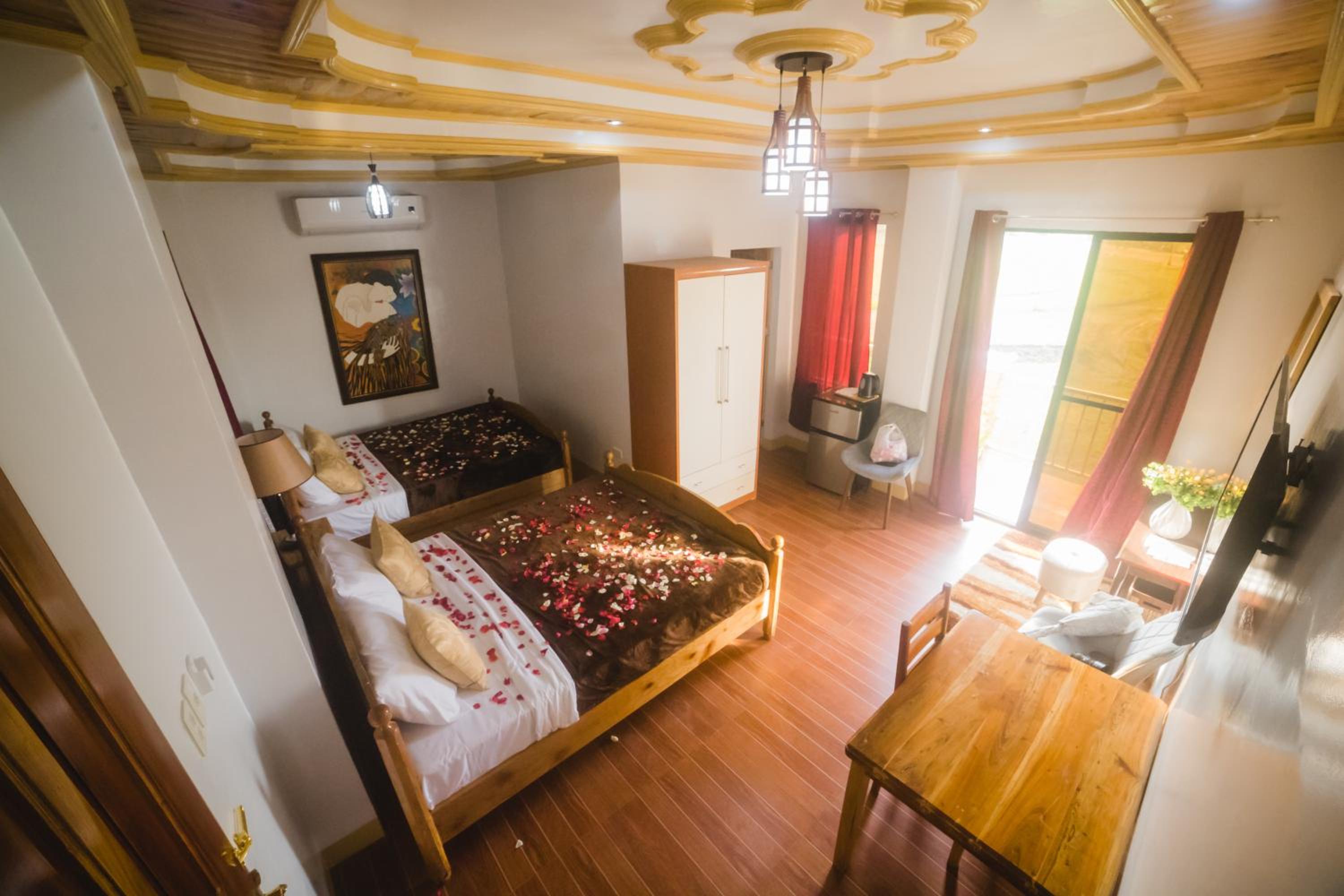 Family Room with Balcony - Photo 28