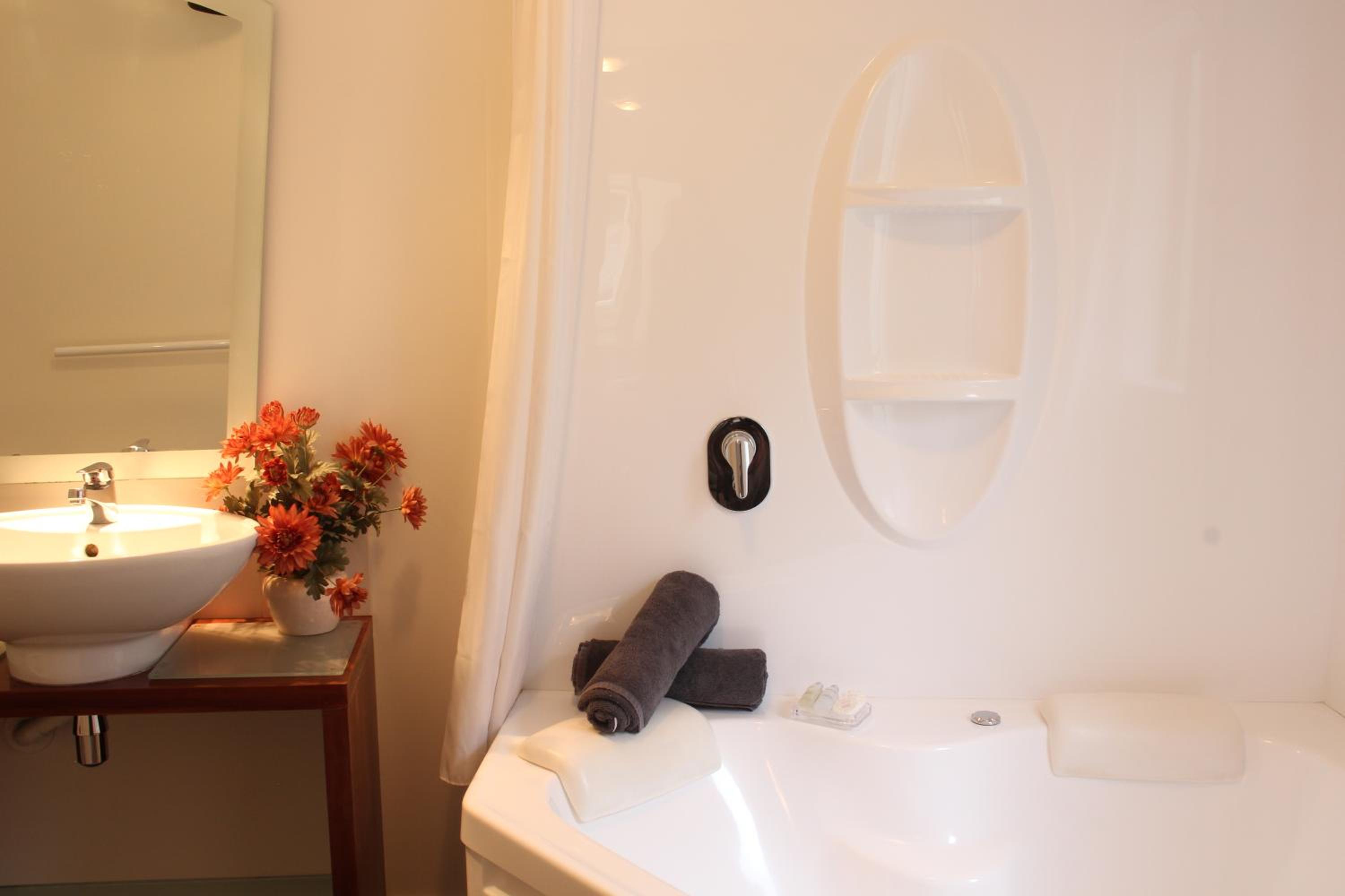Honeymoon Suite photo 2