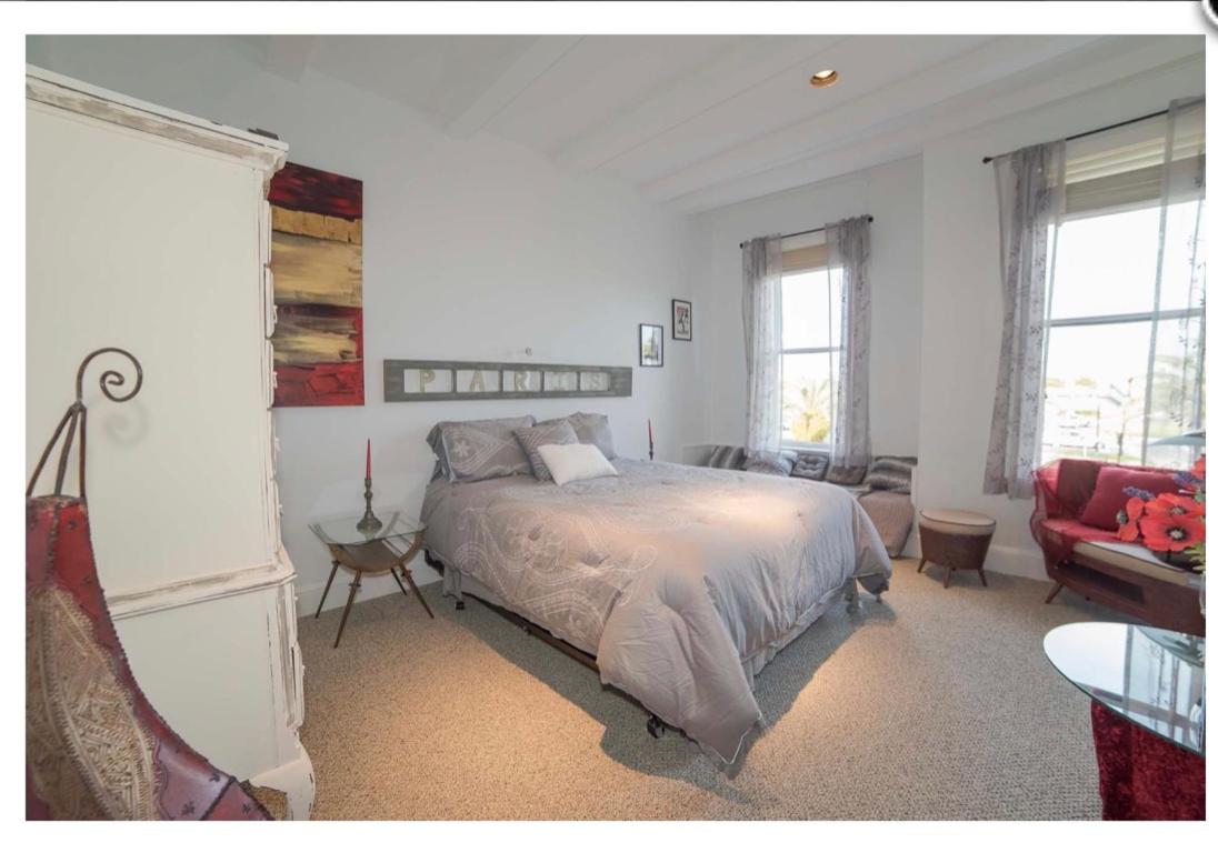 Three-Bedroom Apartment - Photo 2