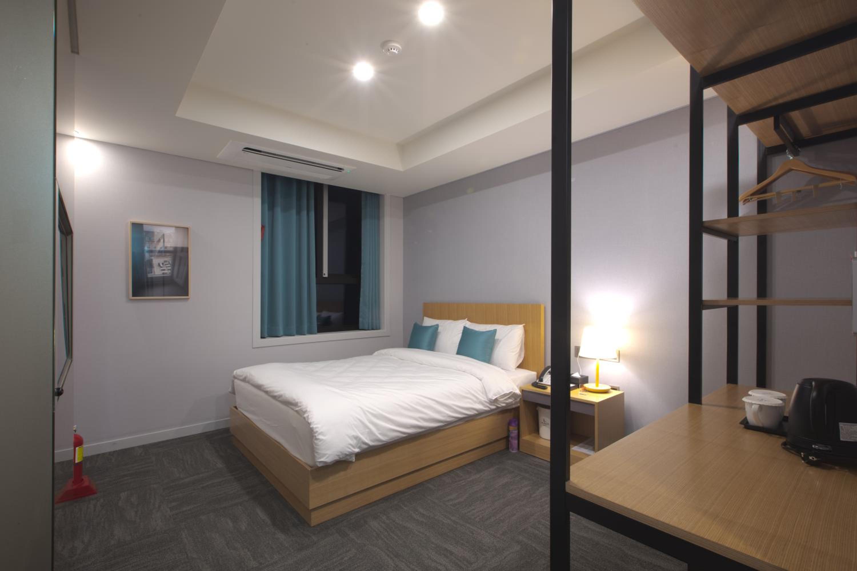 Large Double Room - Photo 13