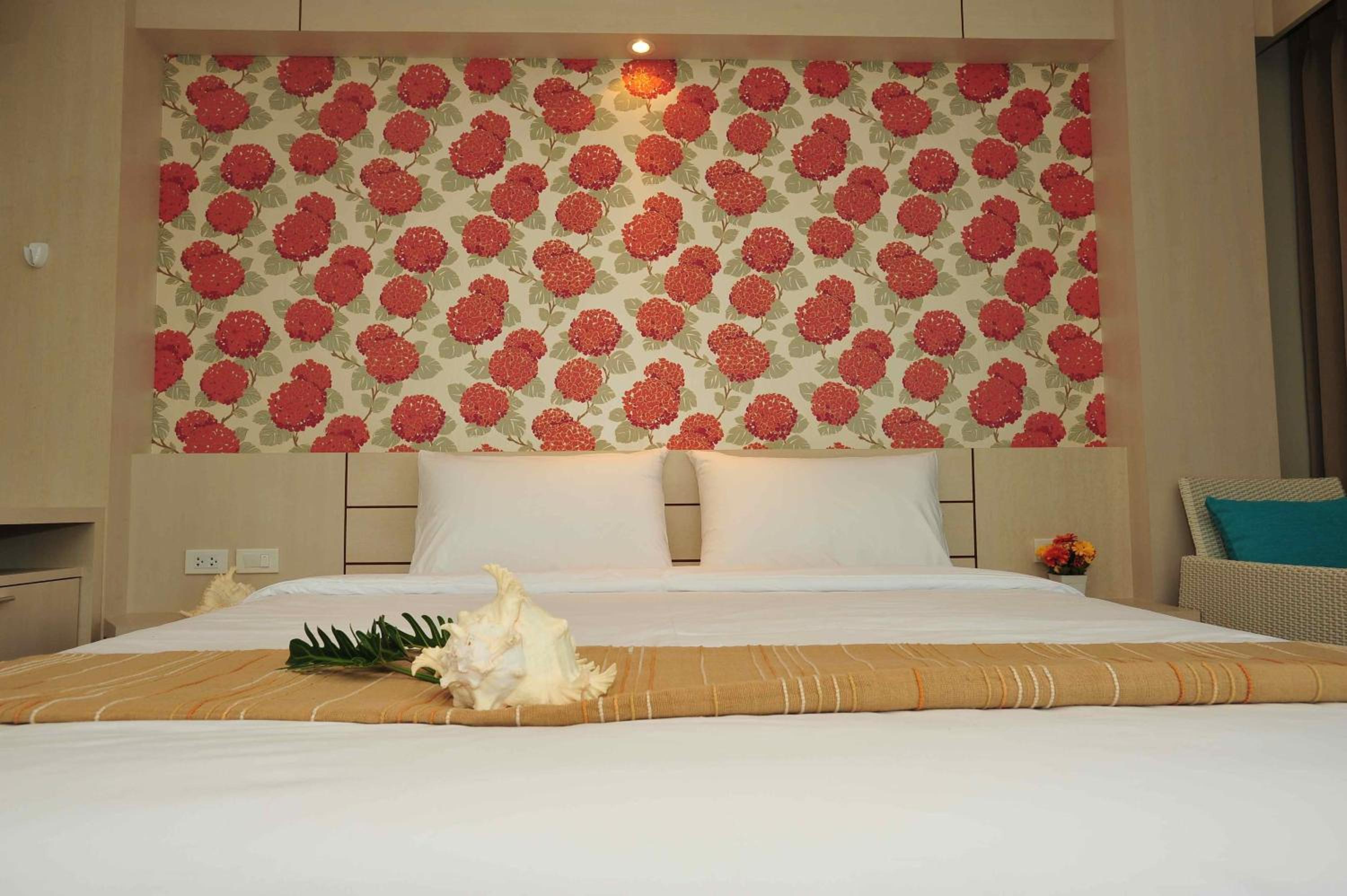 Luxury Double Room with Pool Access photo 1