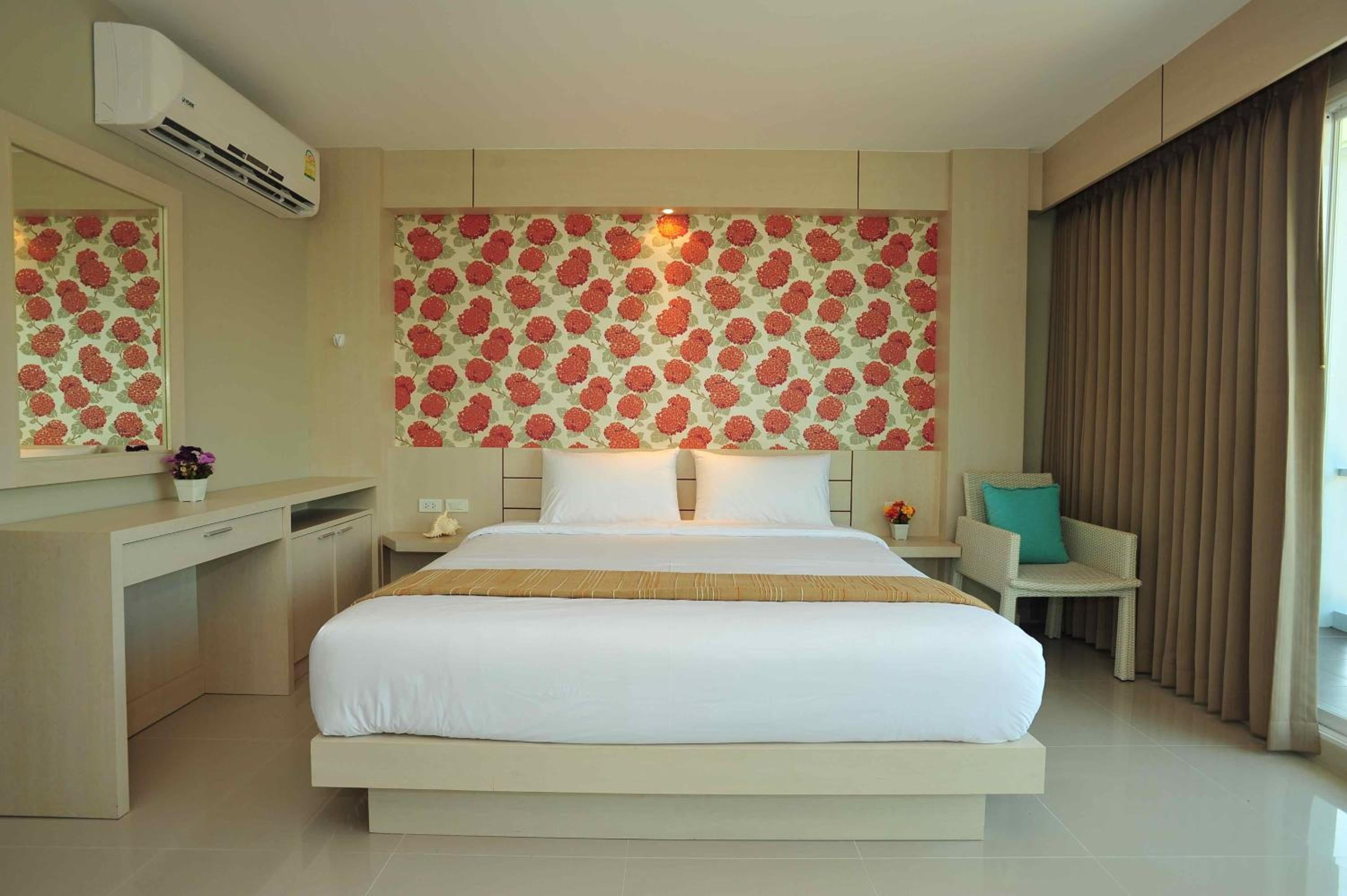 Deluxe Double Room with Pool Access
