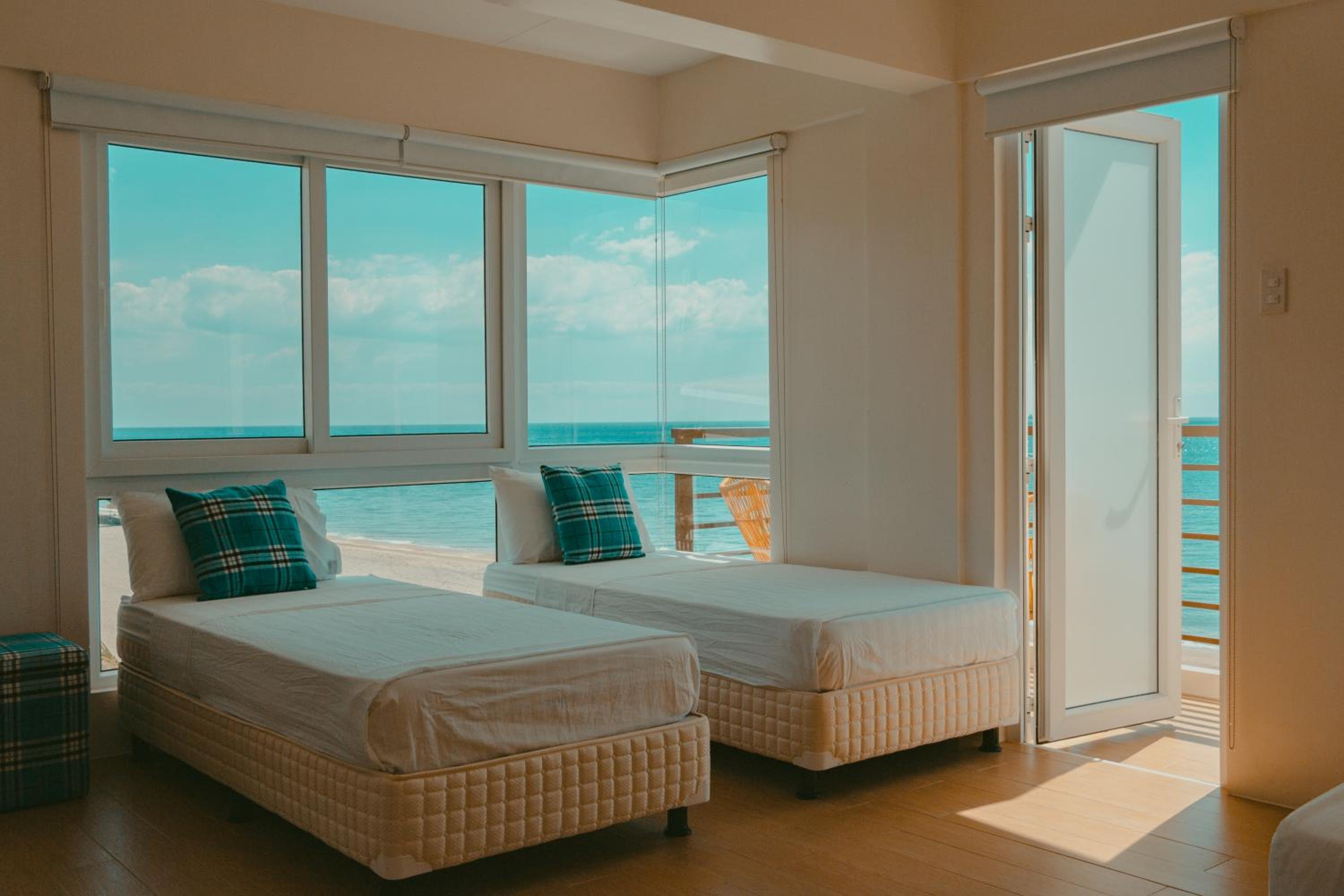 Family Room with Ocean View photo 3