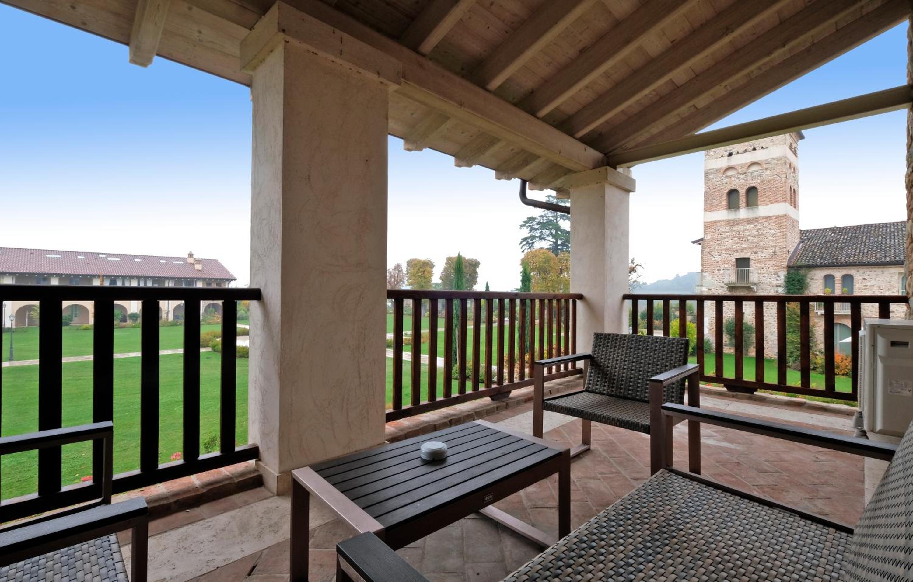 One-Bedroom Apartment with Spa Access