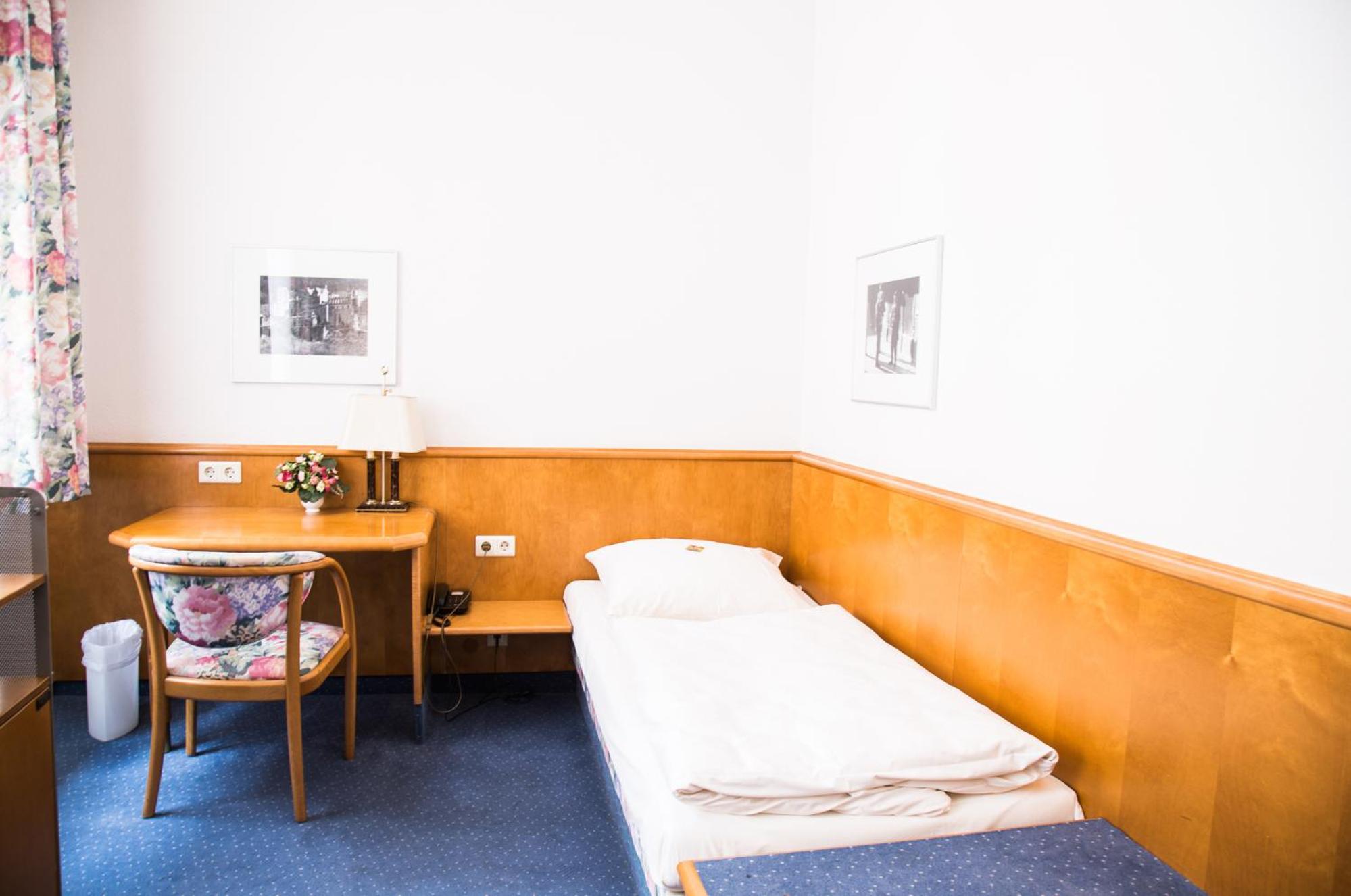 Single Room photo 3