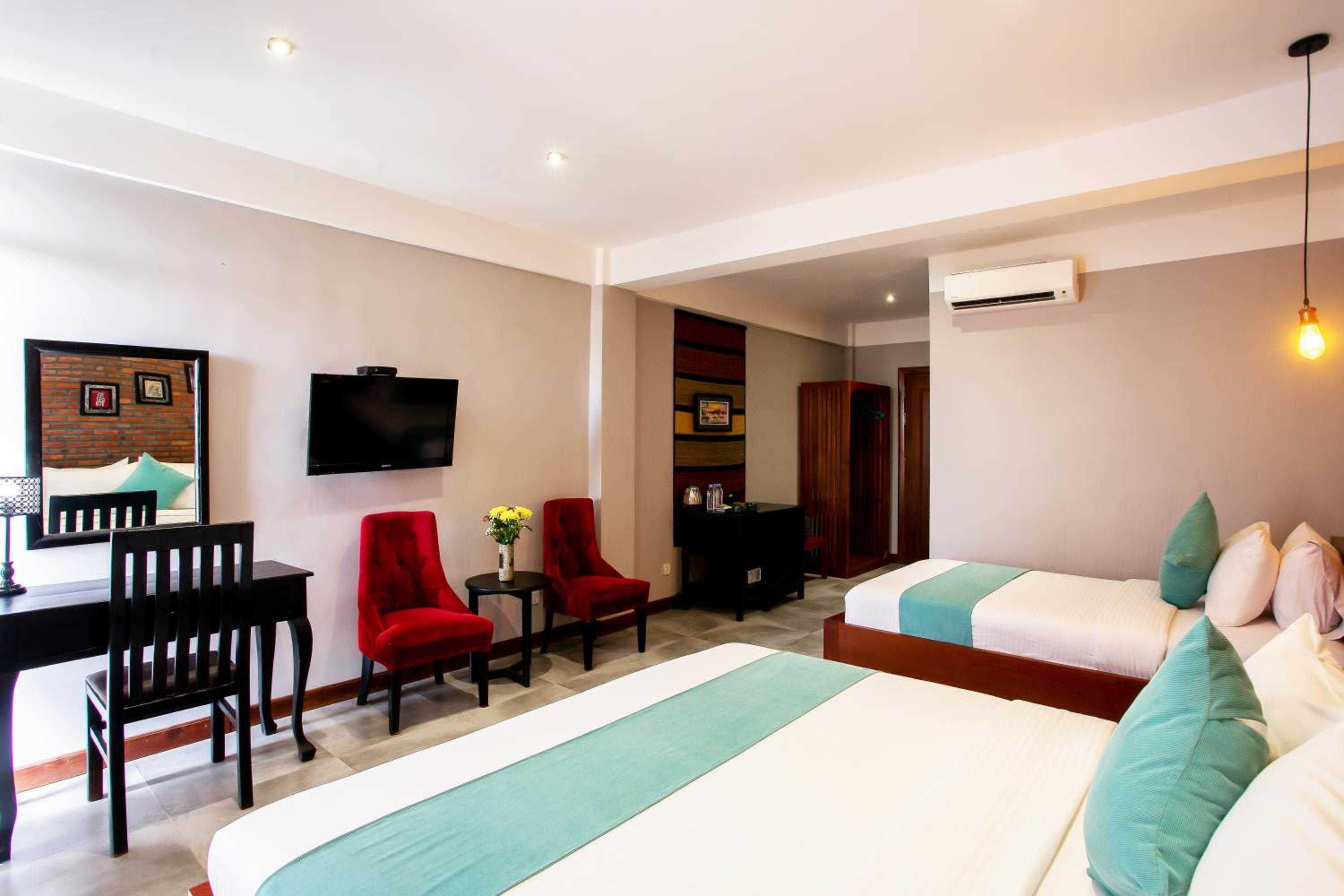 Superior Twin Room With City View photo 3