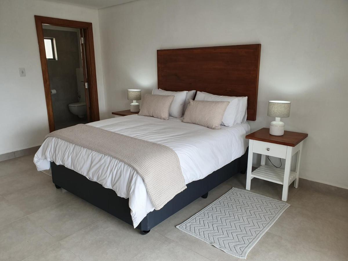 Queen Room with Garden View