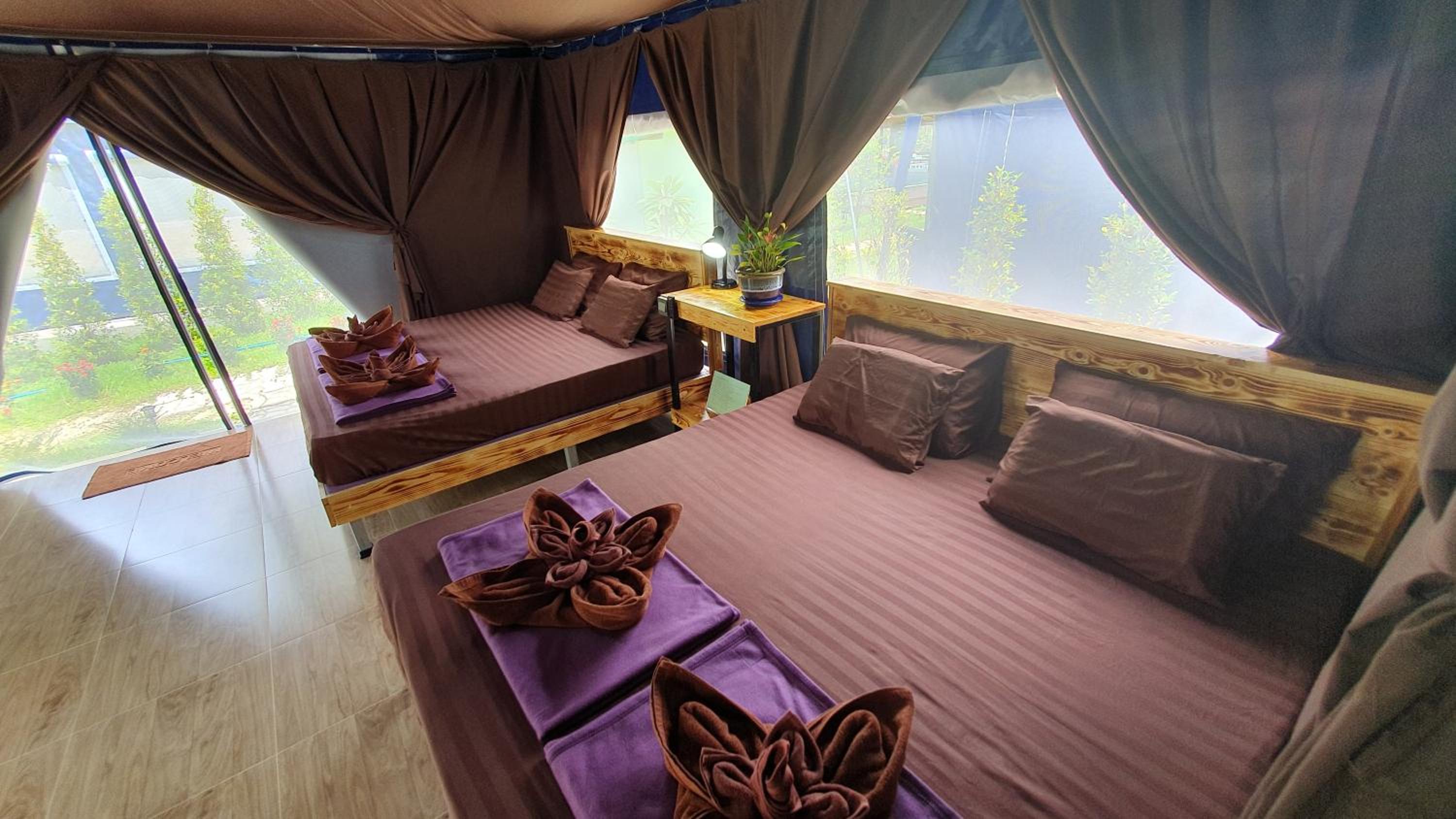 Deluxe Quadruple Room - Photo 1