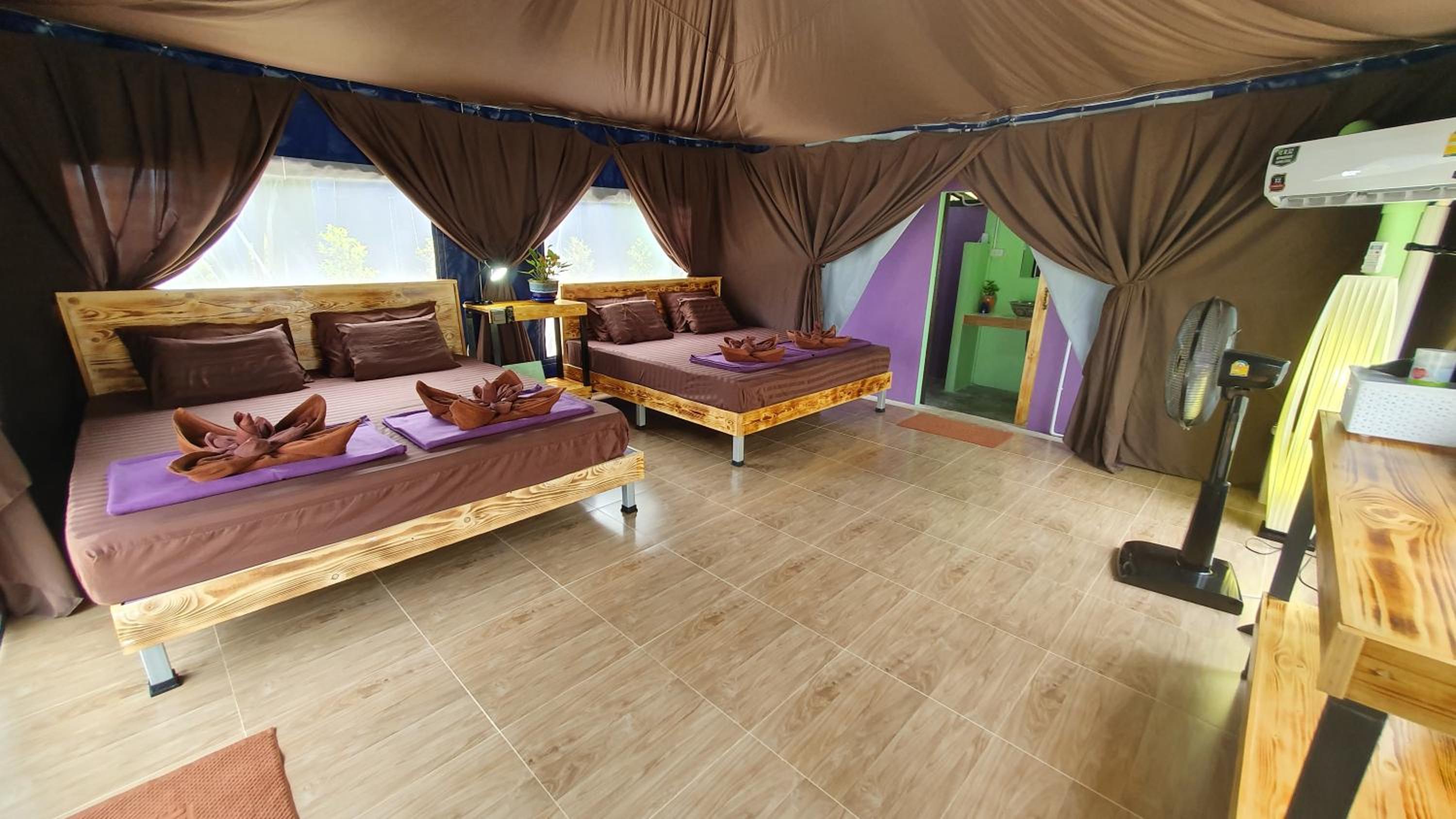 Deluxe Quadruple Room - Photo 16