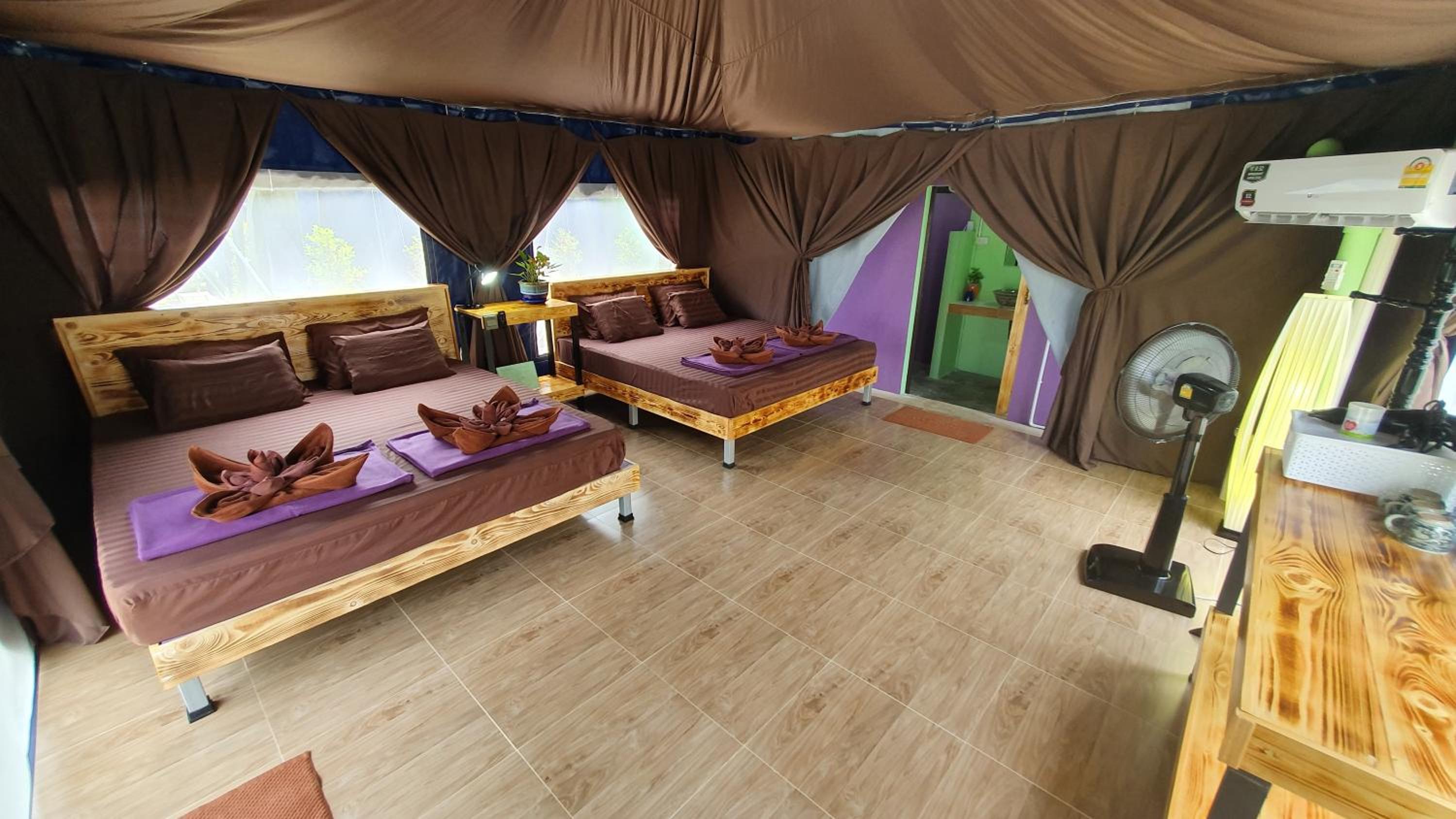 Deluxe Quadruple Room - Photo 11