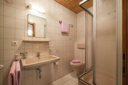 Double Room with Private External Bathroom photo 3