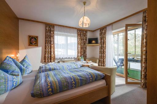 Double Room with Private External Bathroom photo 1