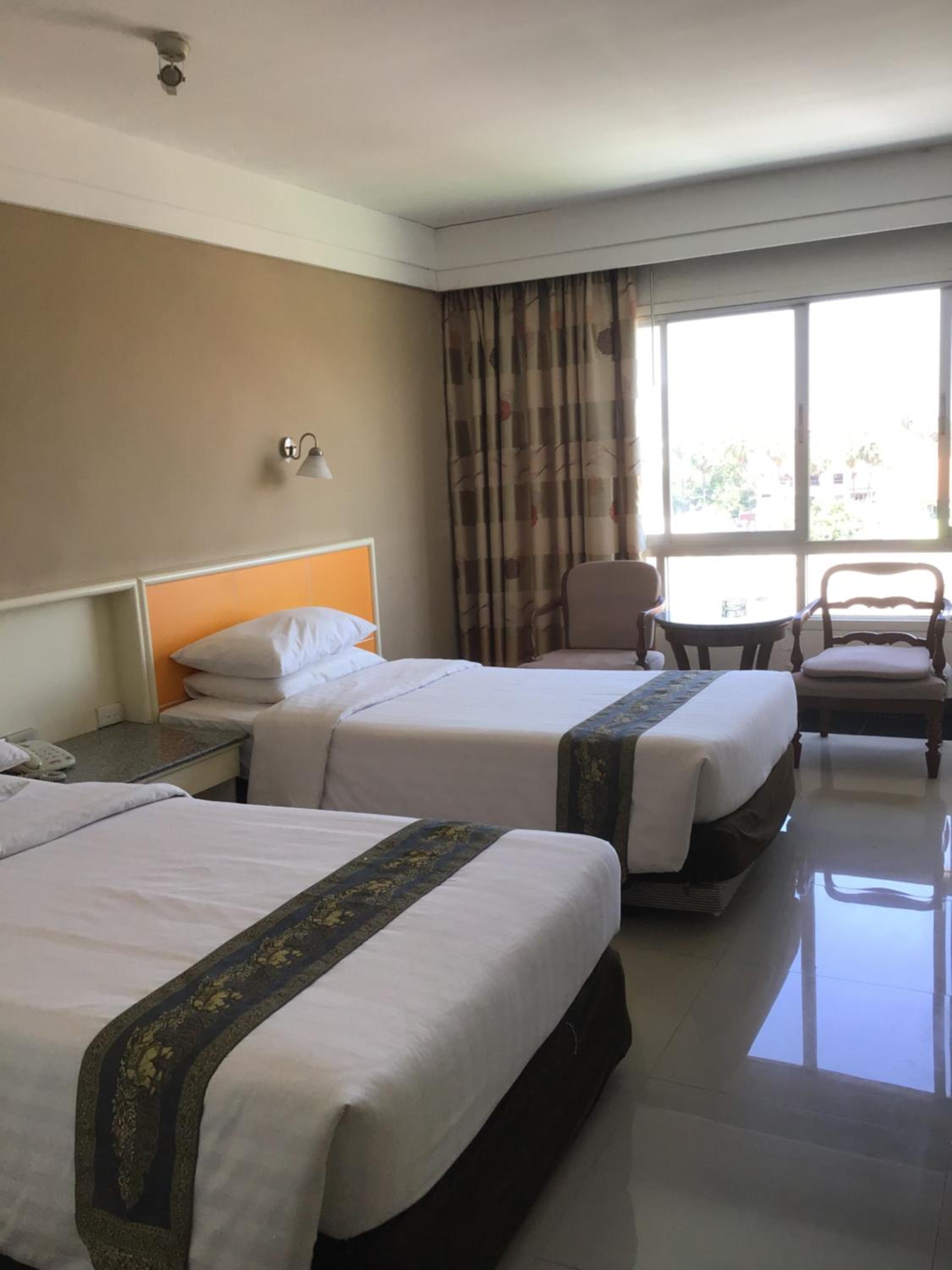 Standard Double or Twin Room - Photo 10