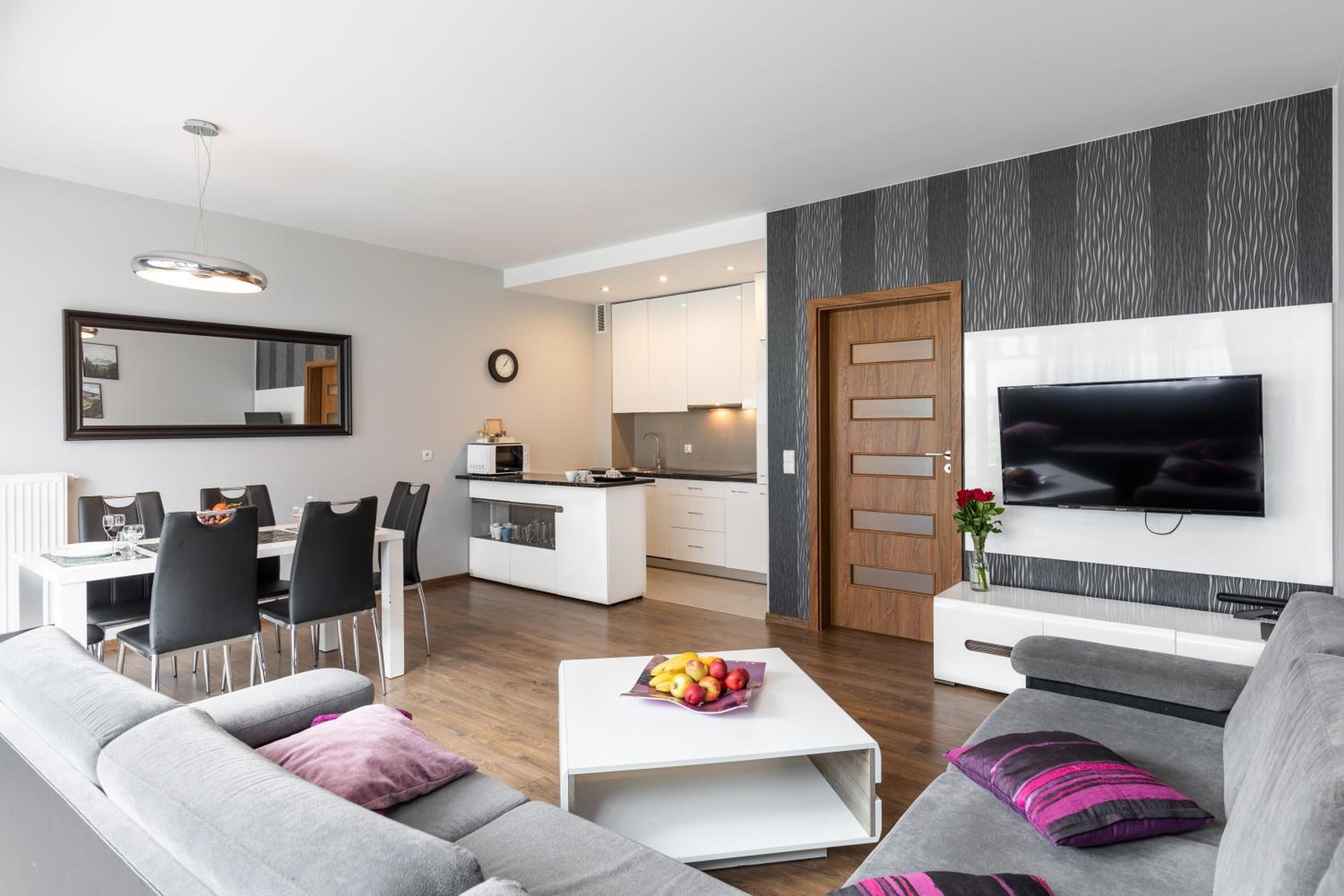 Deluxe Two-Bedroom Apartment