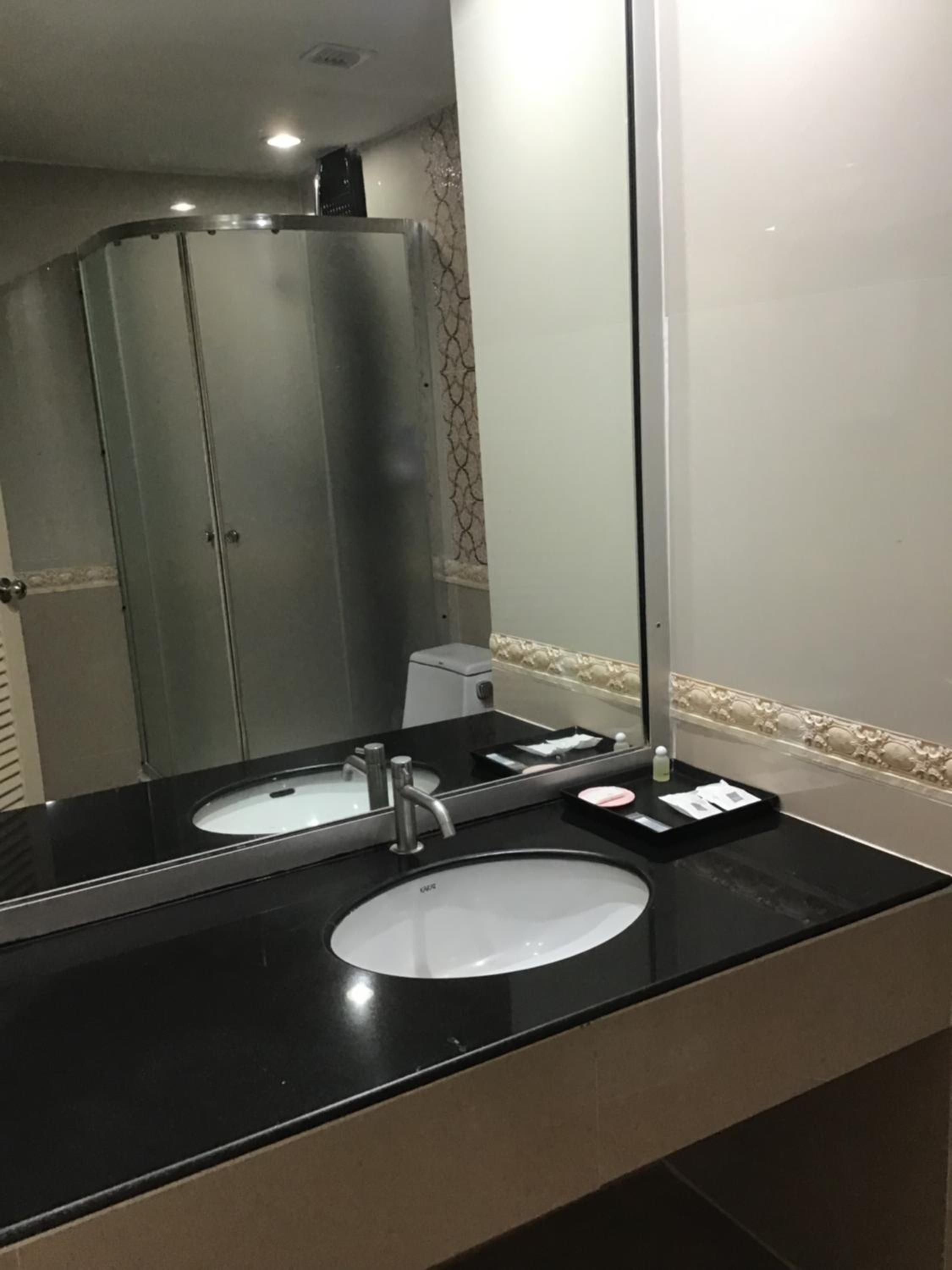 Large Double or Twin Room - Photo 15