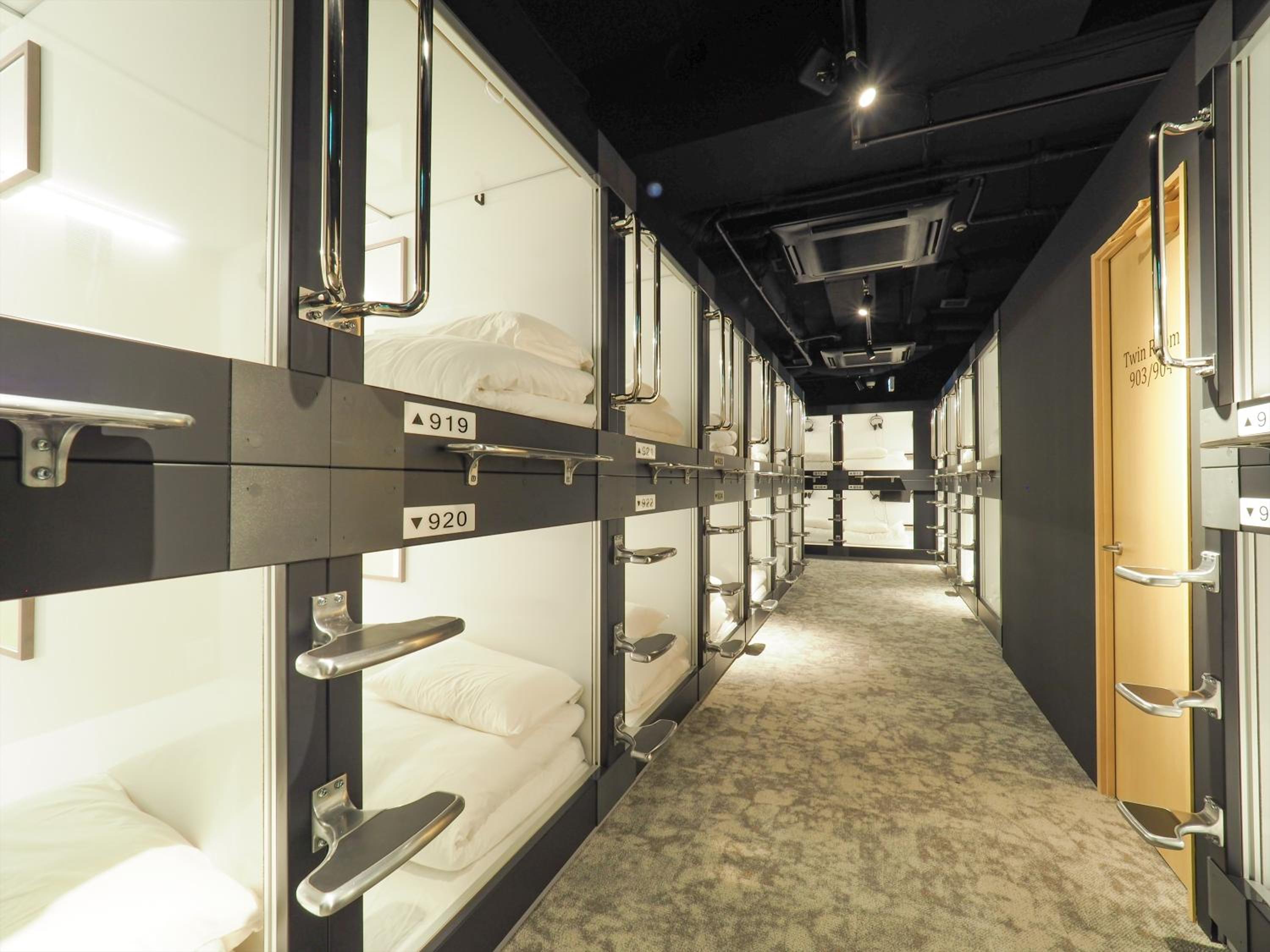 Economy Capsule Room for Female