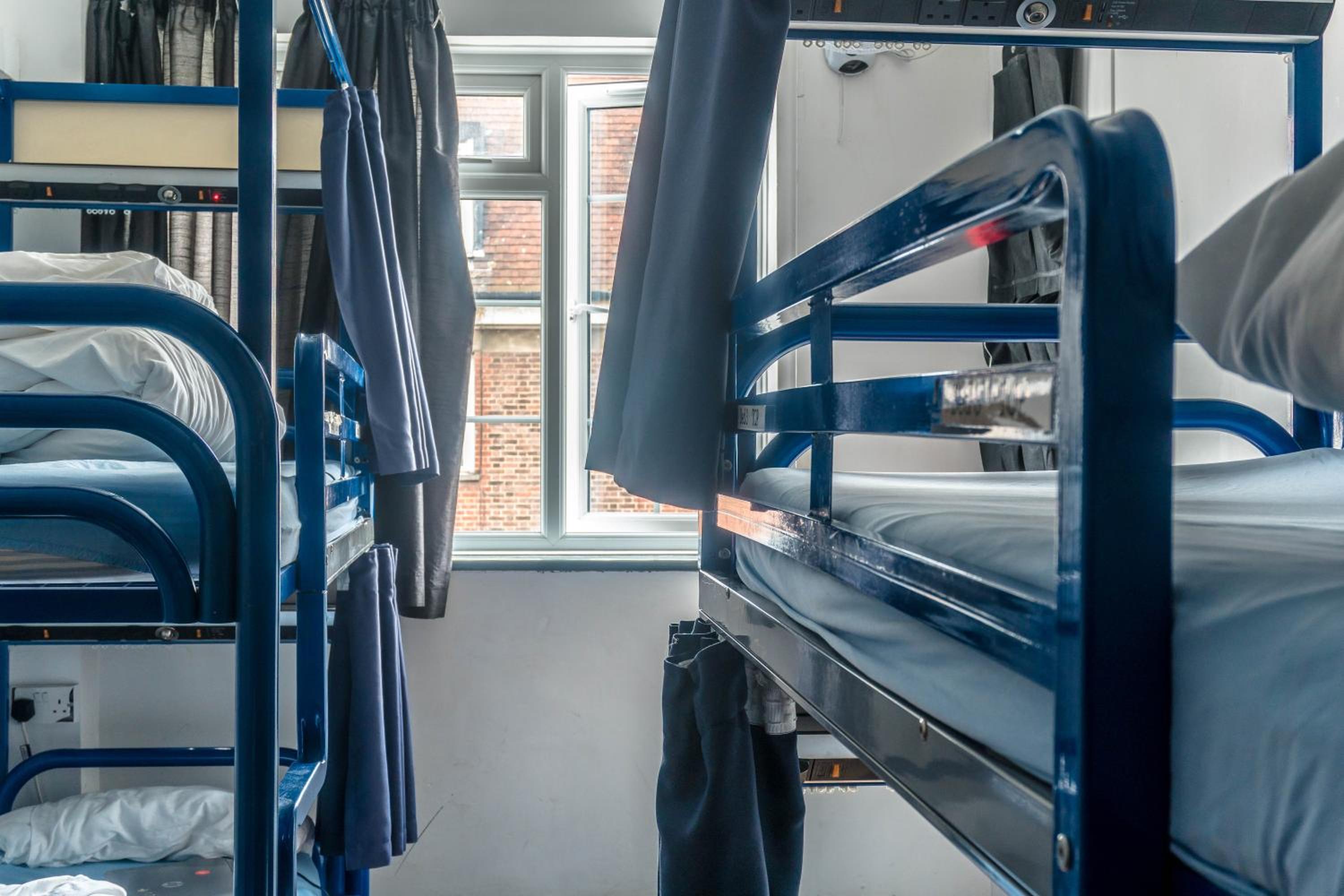 Bed in 6-Bed Mixed Dormitory Room photo 3