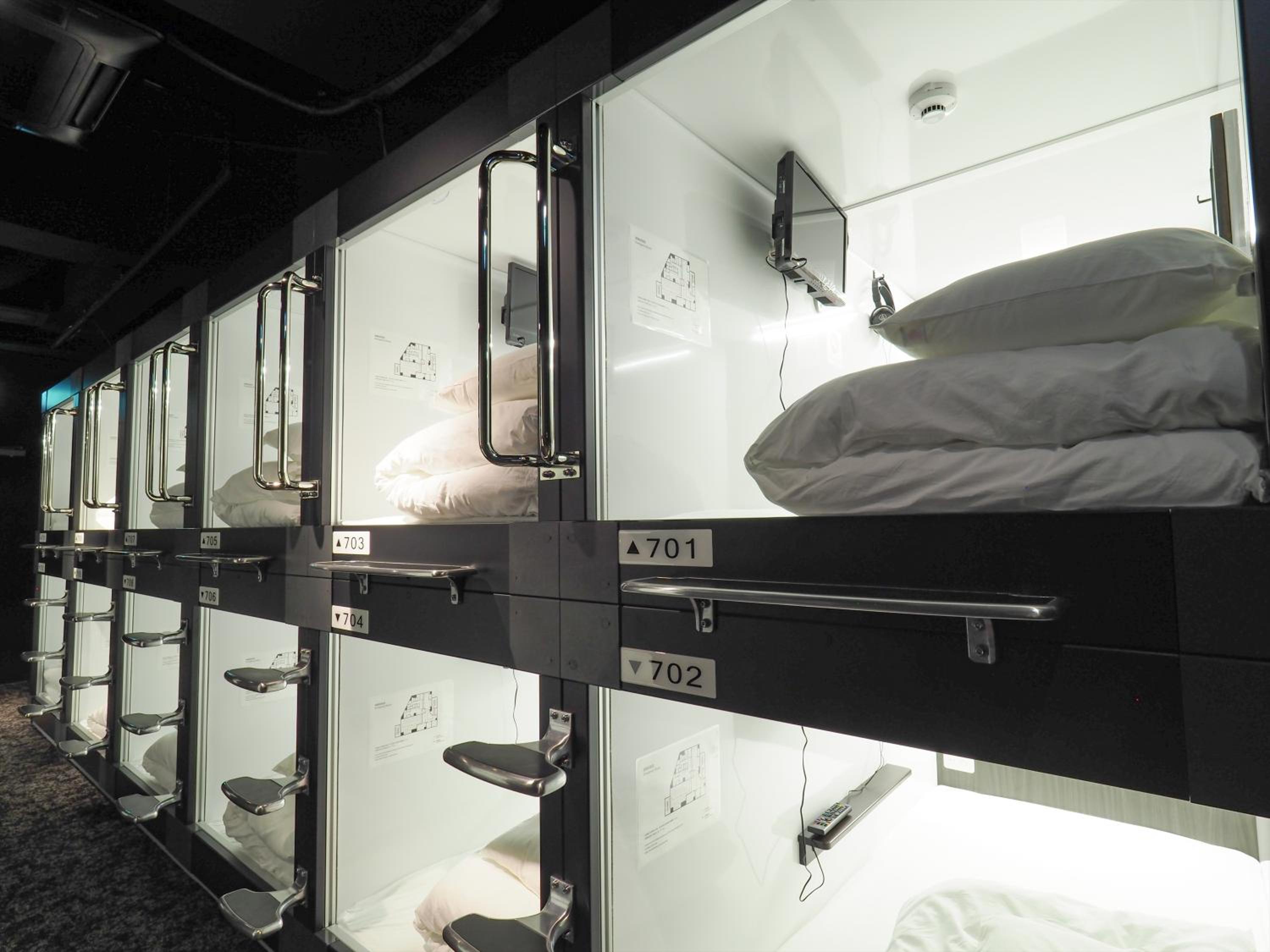 2 Standard Capsule Rooms for Female