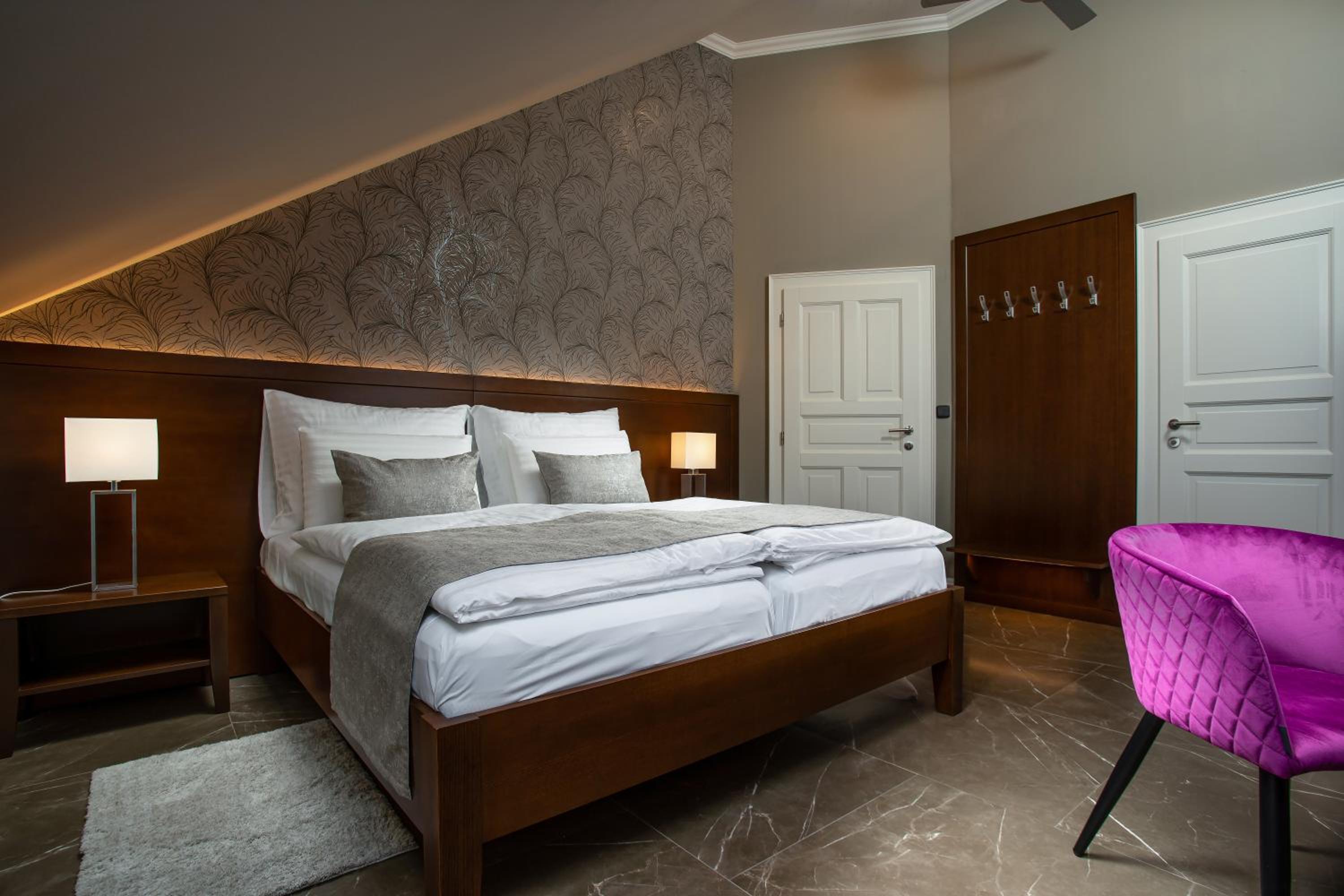 Standard Double Room - Photo 3