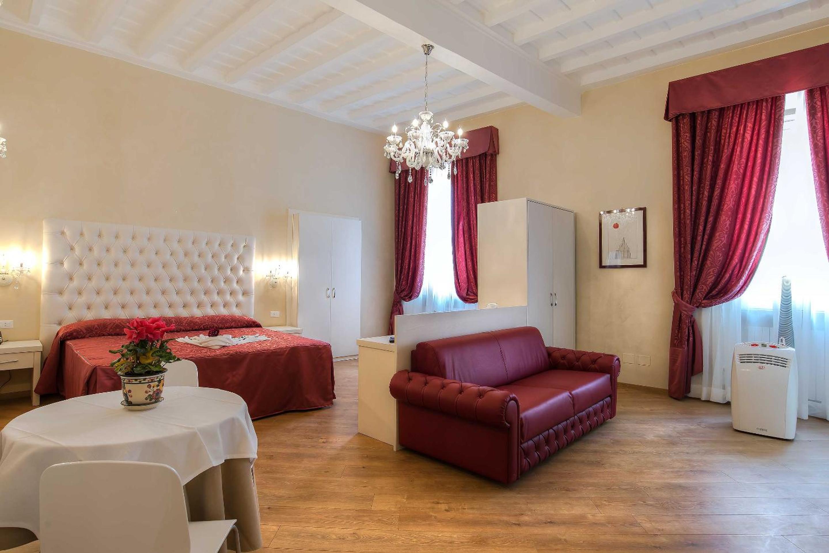 Deluxe Double Room photo 3