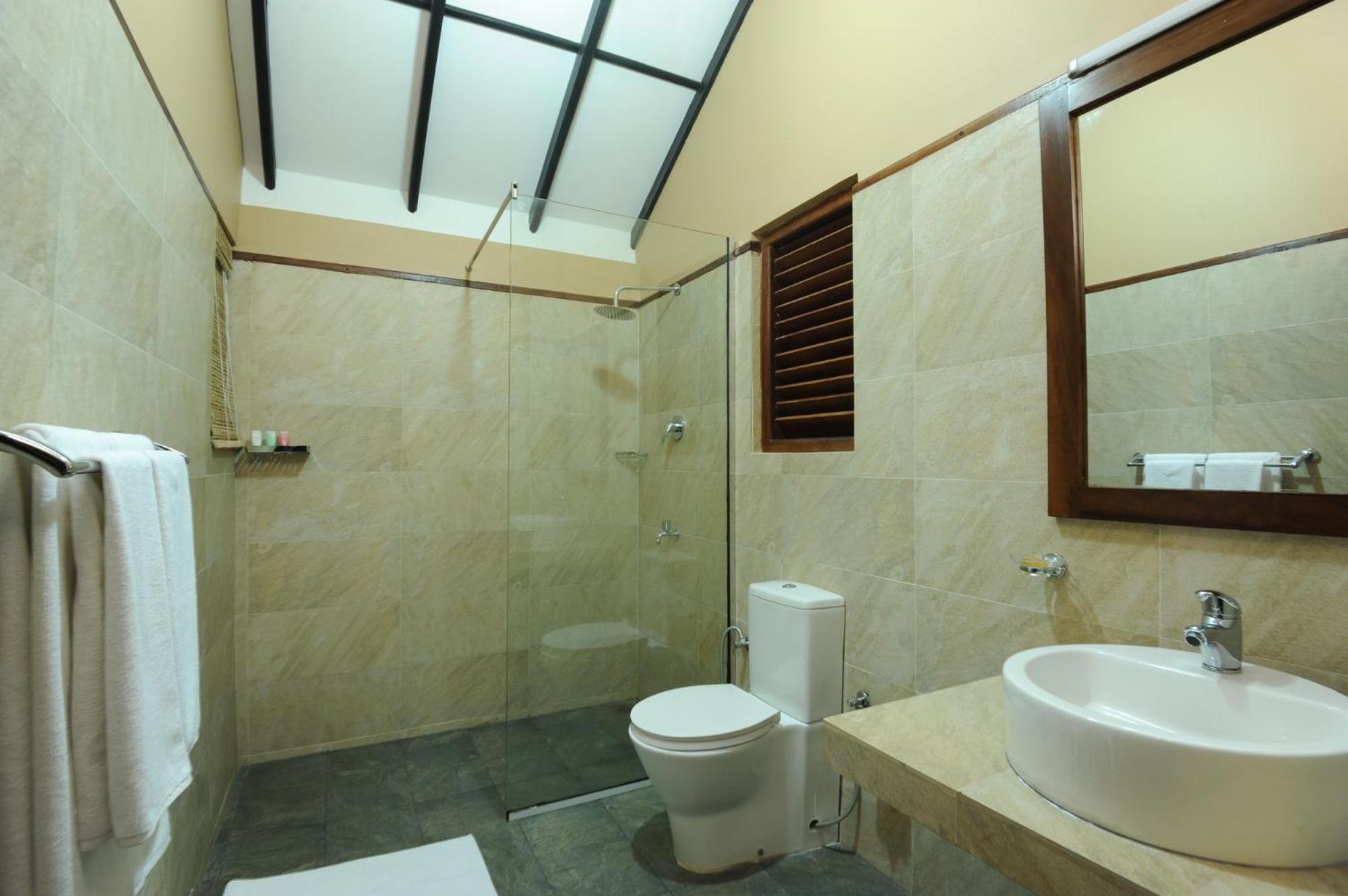 Deluxe Double Room with Sea View - Photo 4