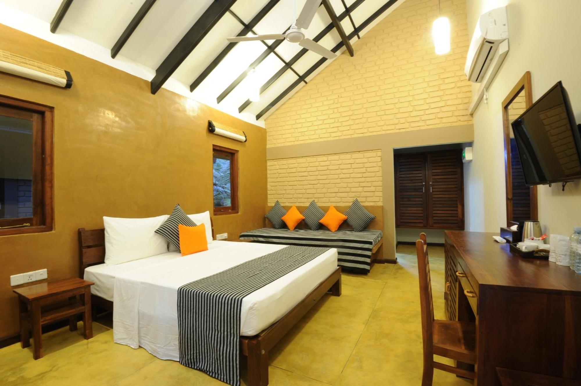 Deluxe Double Room with Sea View - Photo 2