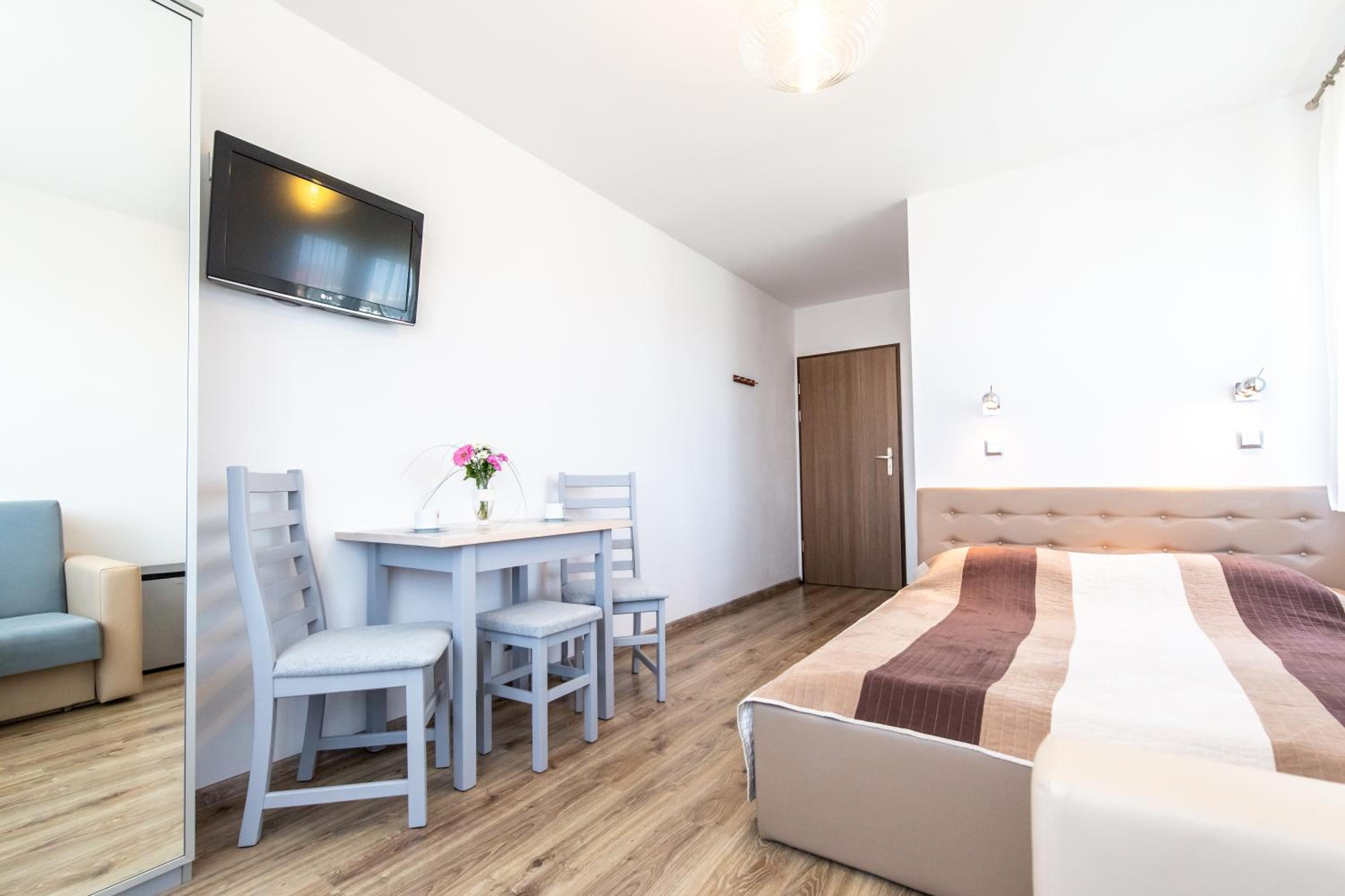Large Double Room photo 1