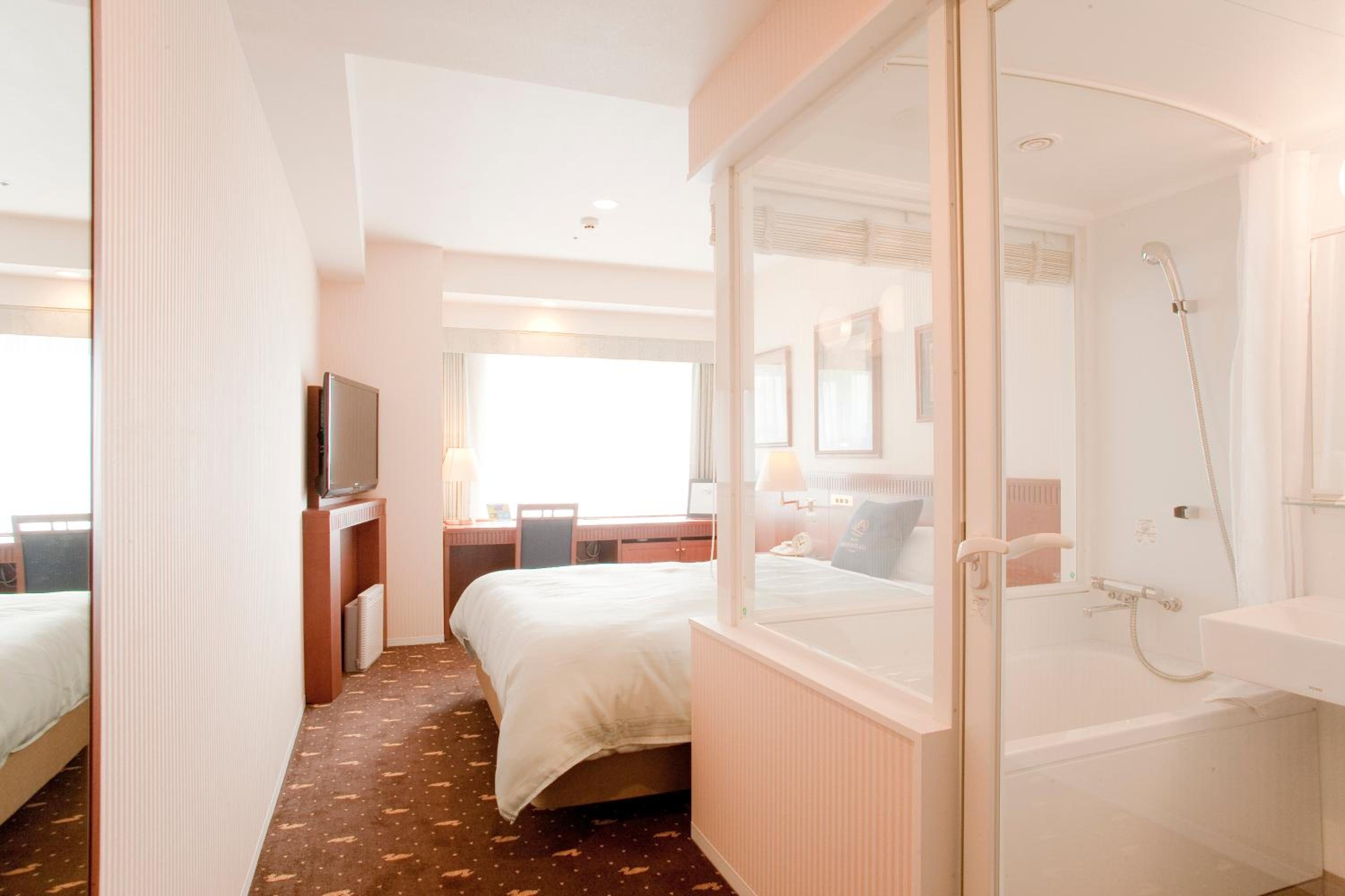 Double Room with See-Through Bath - Non-Smoking