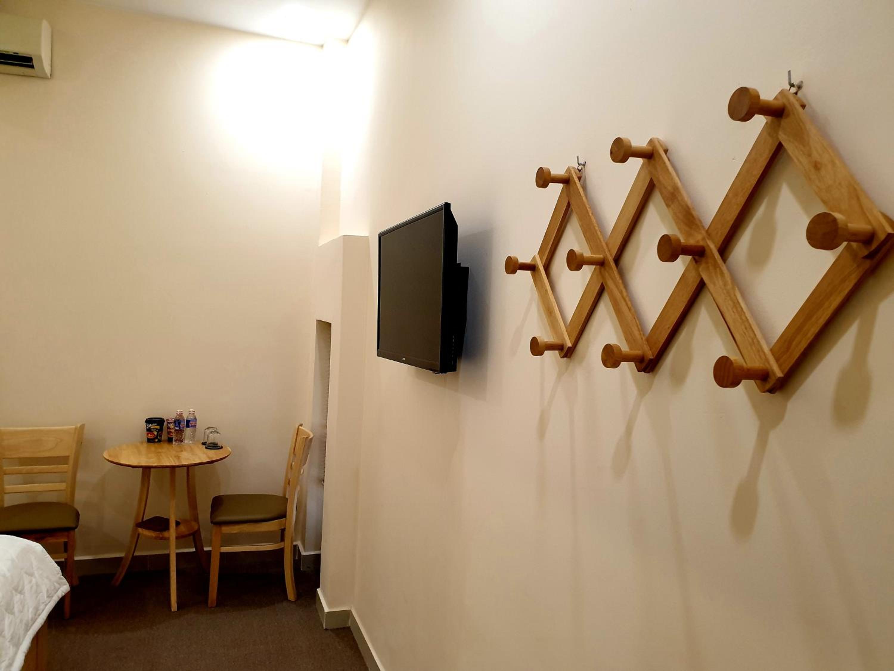Standard King Room - Photo 6
