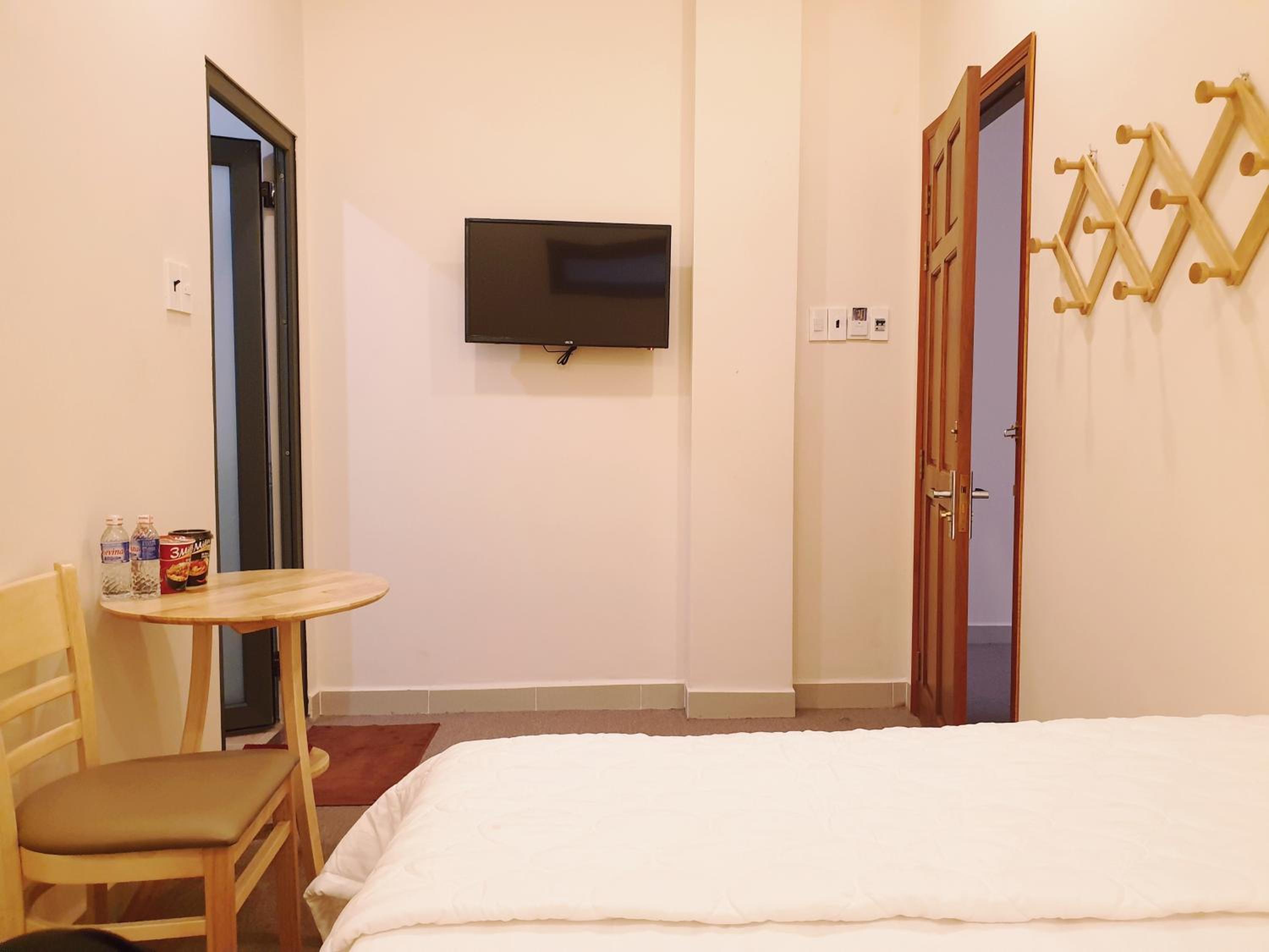 Economy Single Room - Photo 6