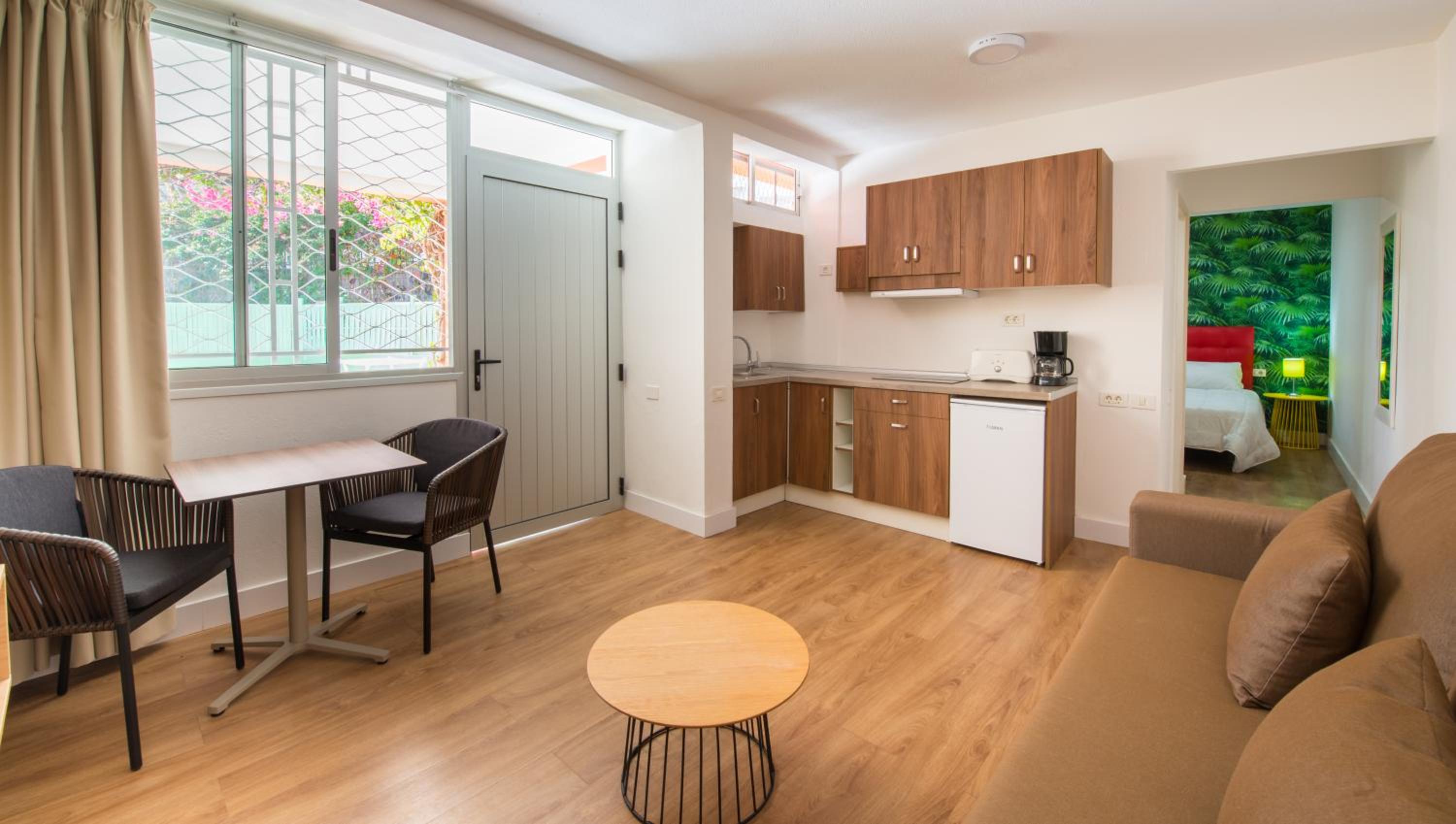 Bungalow (2 Adults) photo 2