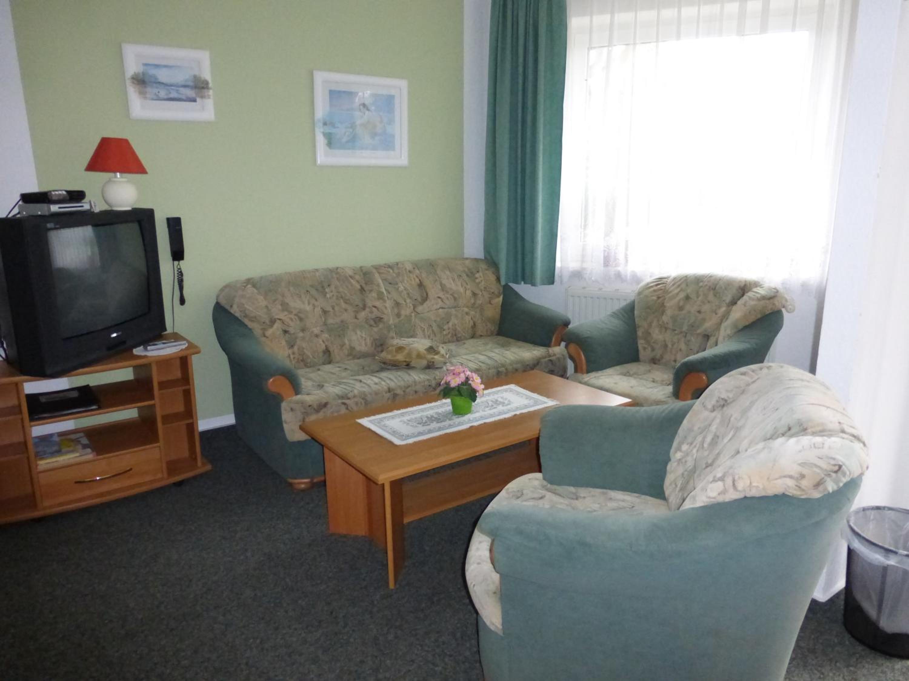 One-Bedroom Apartment photo 2