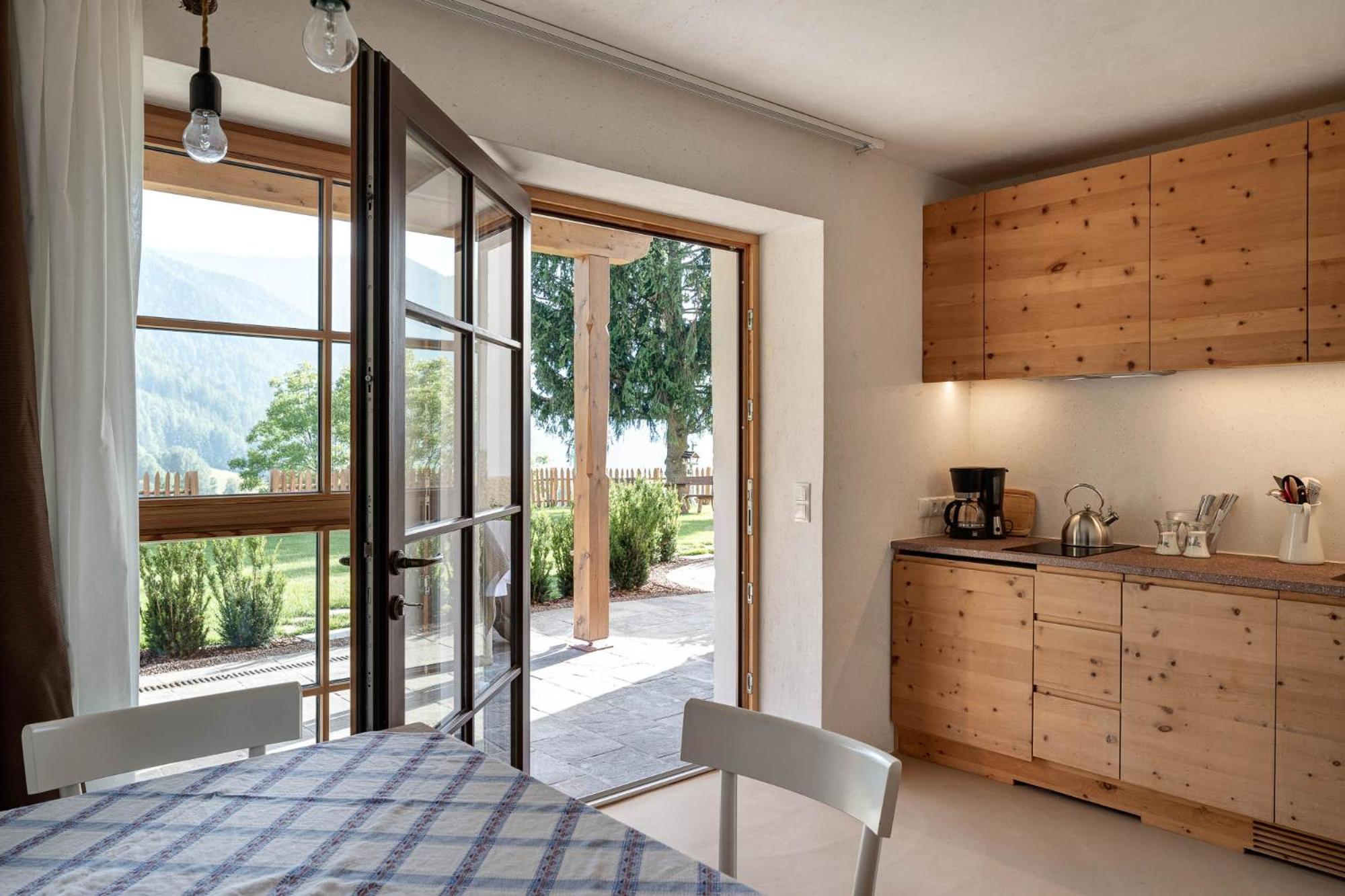 Apartment with Mountain View photo 3