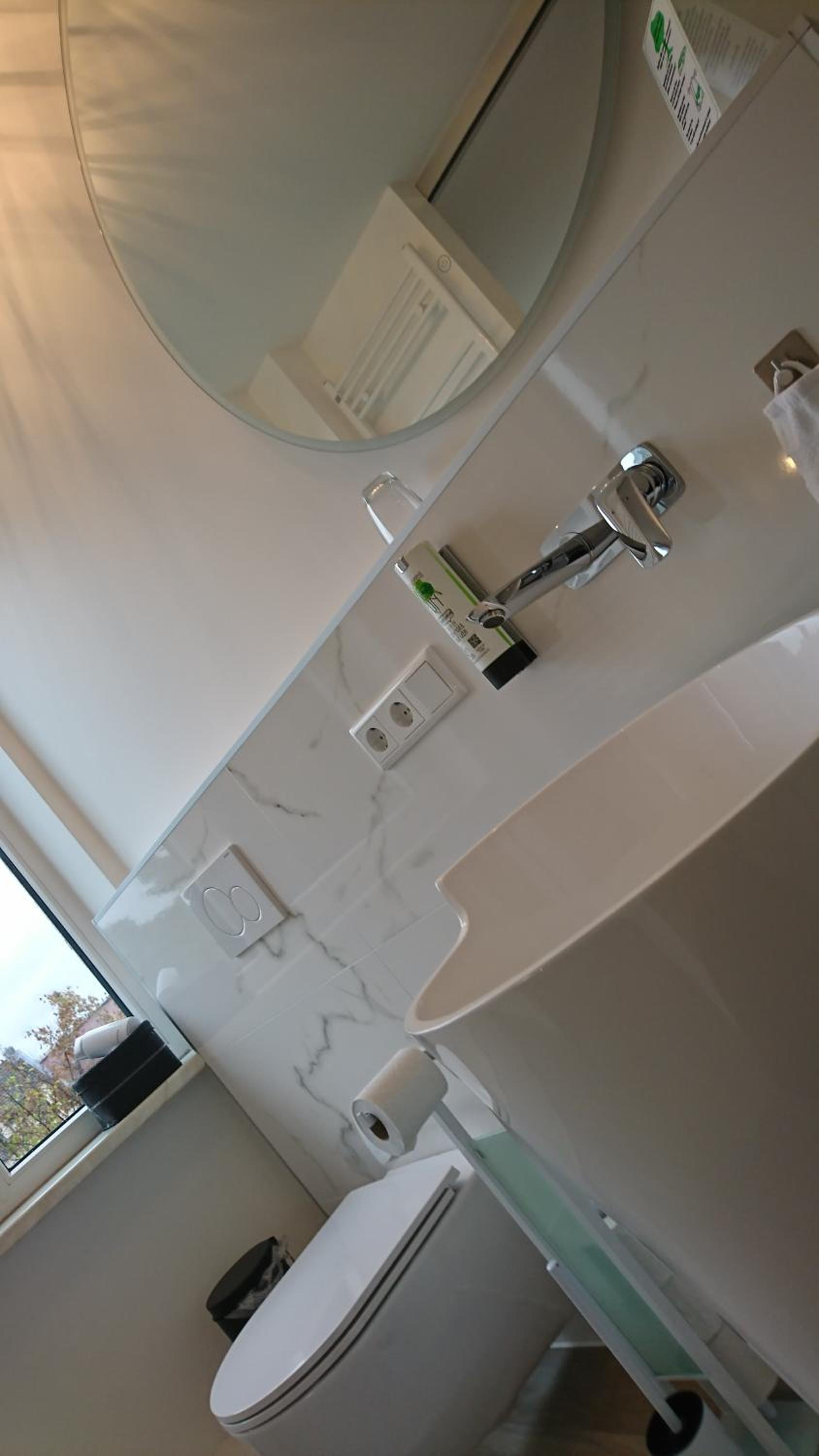 Deluxe Double Room - Photo 16