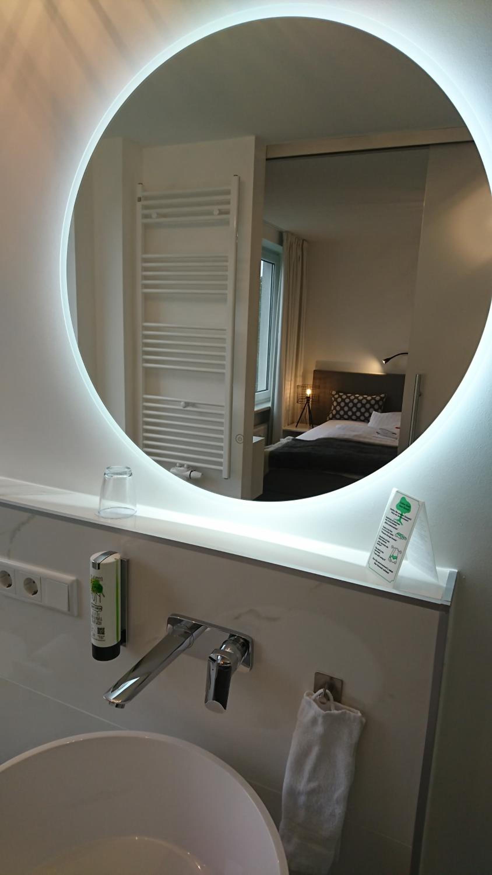 Deluxe Double Room - Photo 19