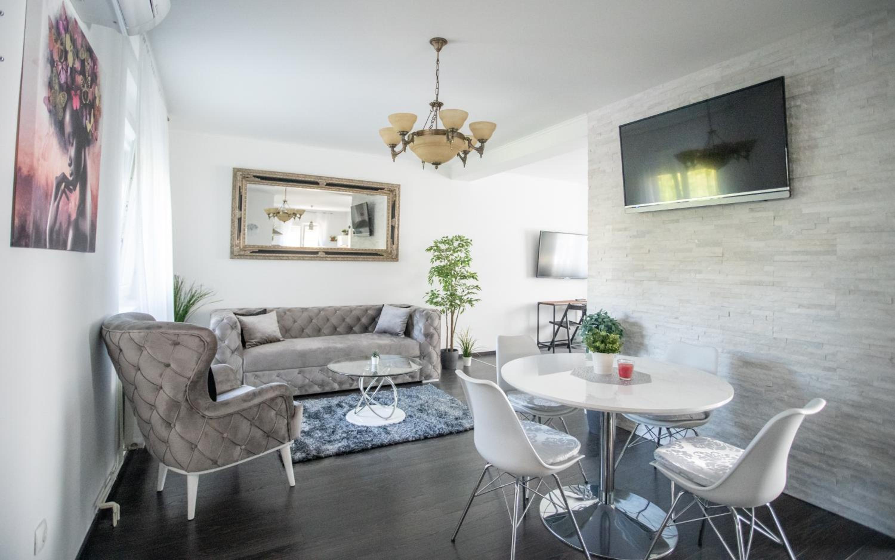 Two-Bedroom Apartment - Photo 17