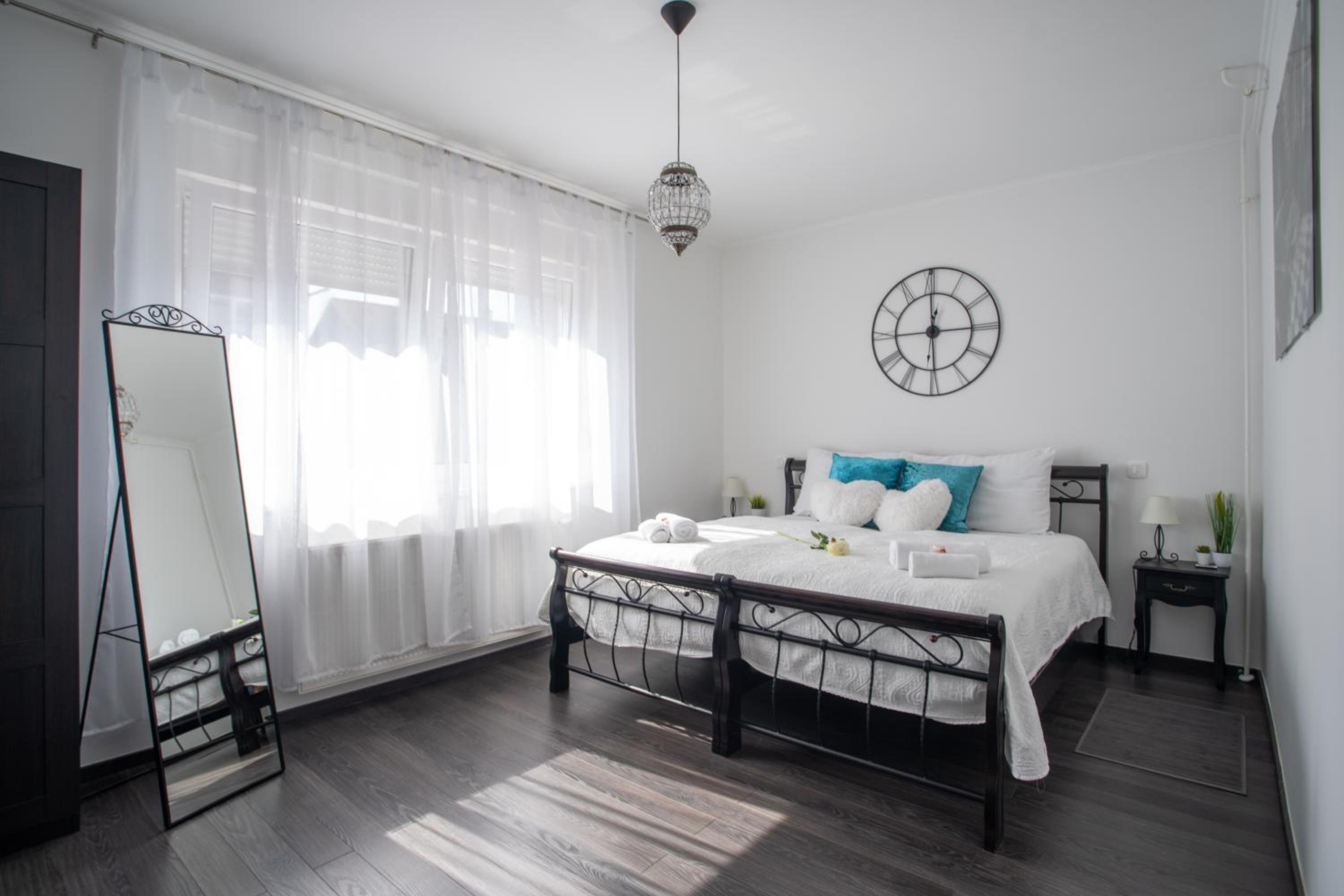 Two-Bedroom Apartment - Photo 28