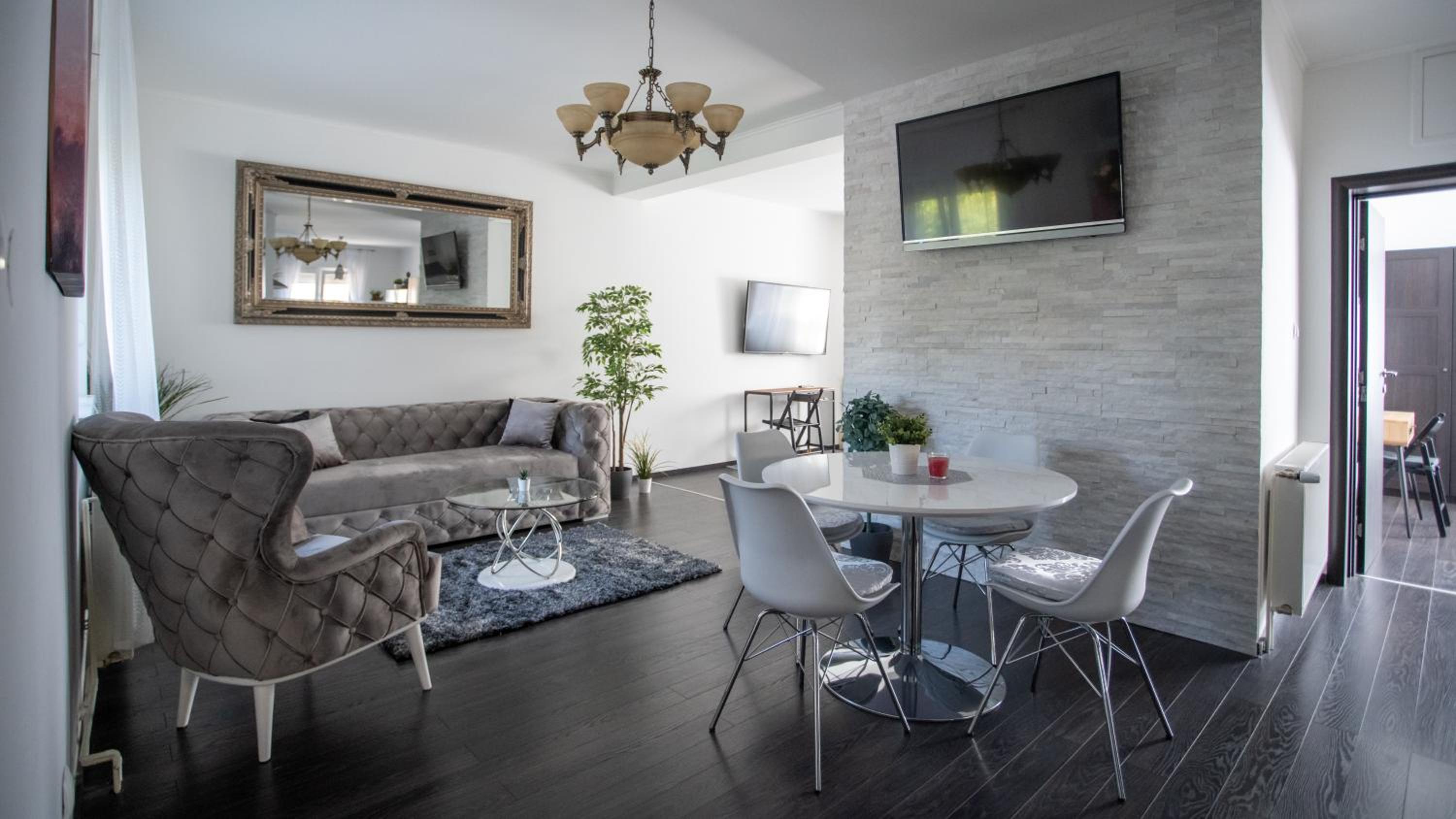 Two-Bedroom Apartment - Photo 26